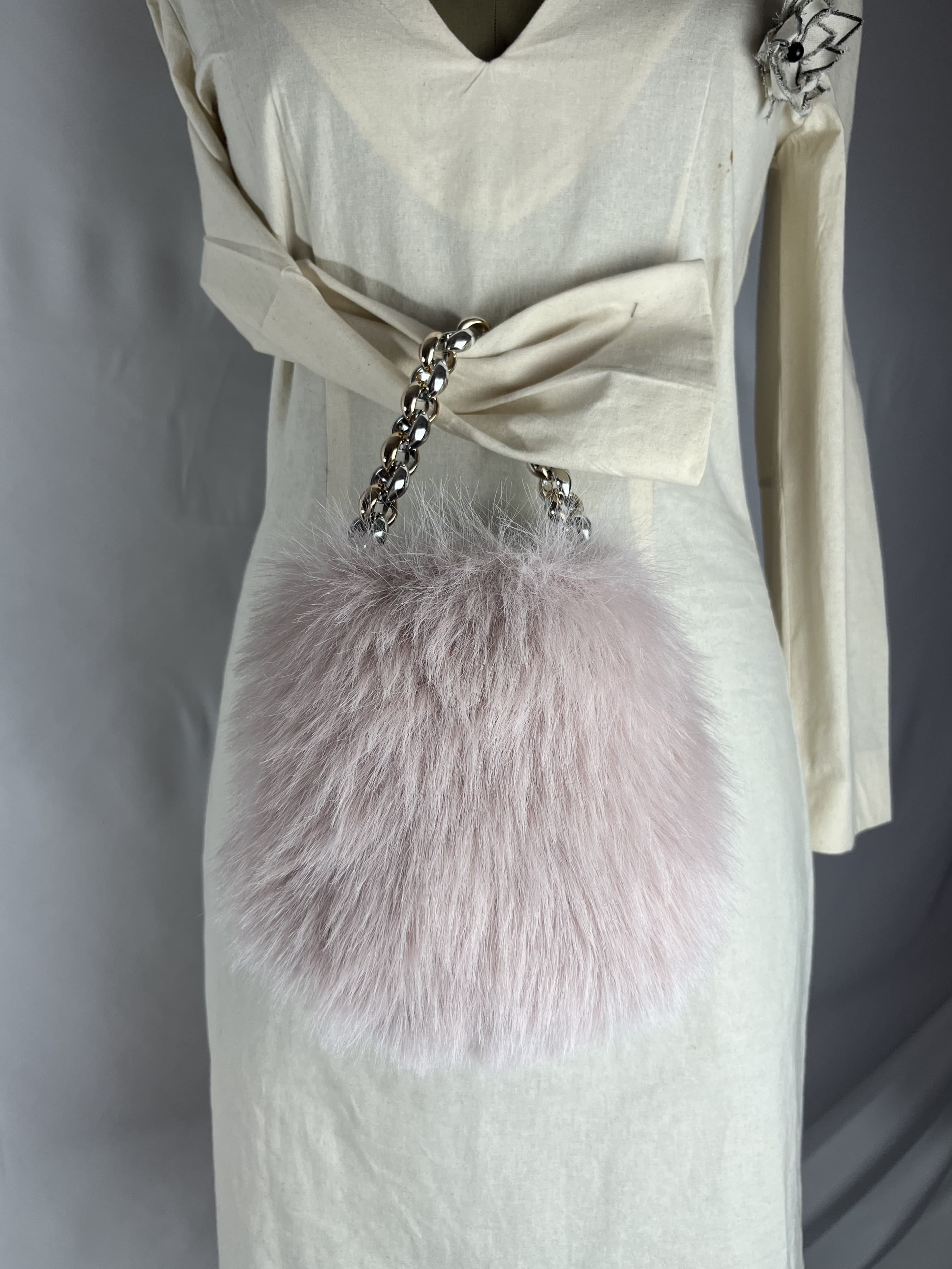 Alba — bolso rosa y dorado y plateado artesanal de Lucía Lacunza