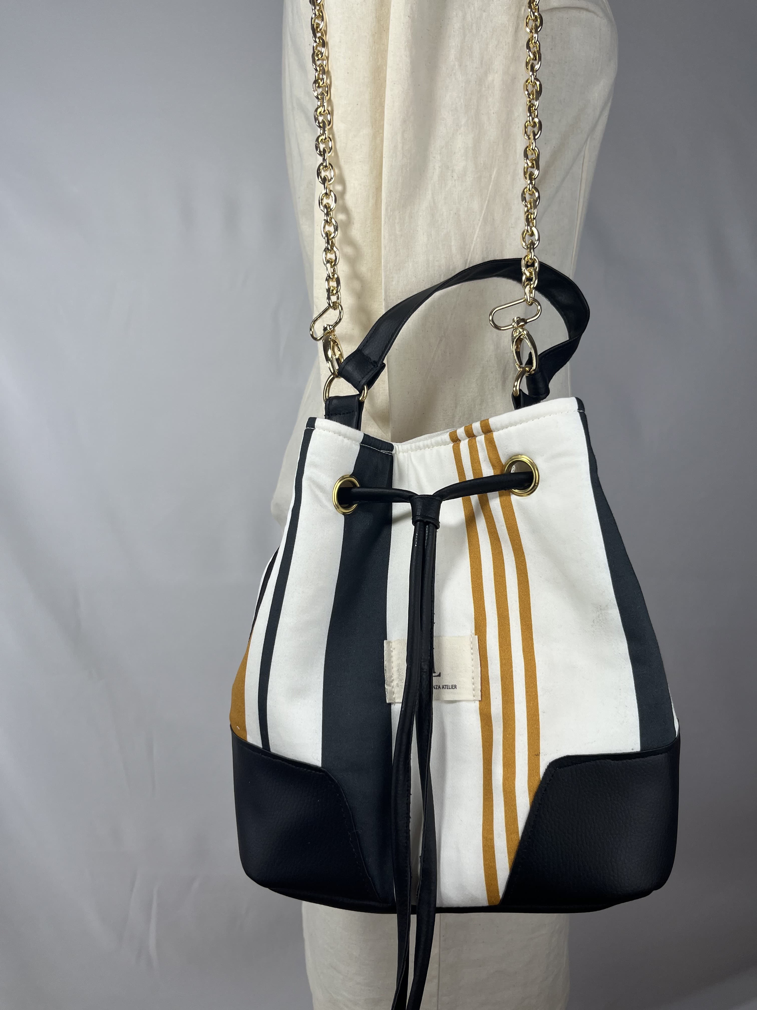 Madison — bolso negro y mostaza y blanco artesanal de Lucía Lacunza · vista 4