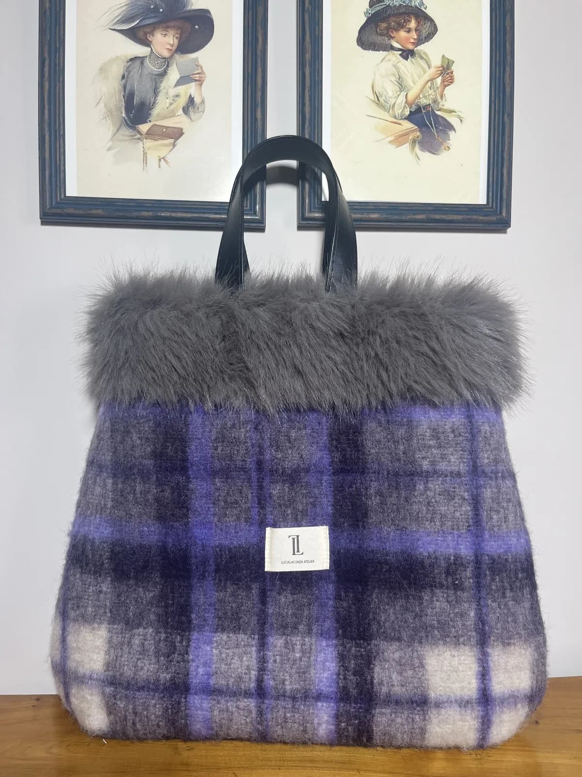 Belle Femme — bolso morado y blanco y gris y negro artesanal de Lucía Lacunza · vista 2