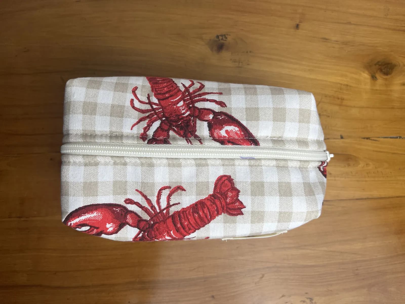 Red Tide — neceser beige y blanco y rojo y negro artesanal de Lucía Lacunza · vista 3