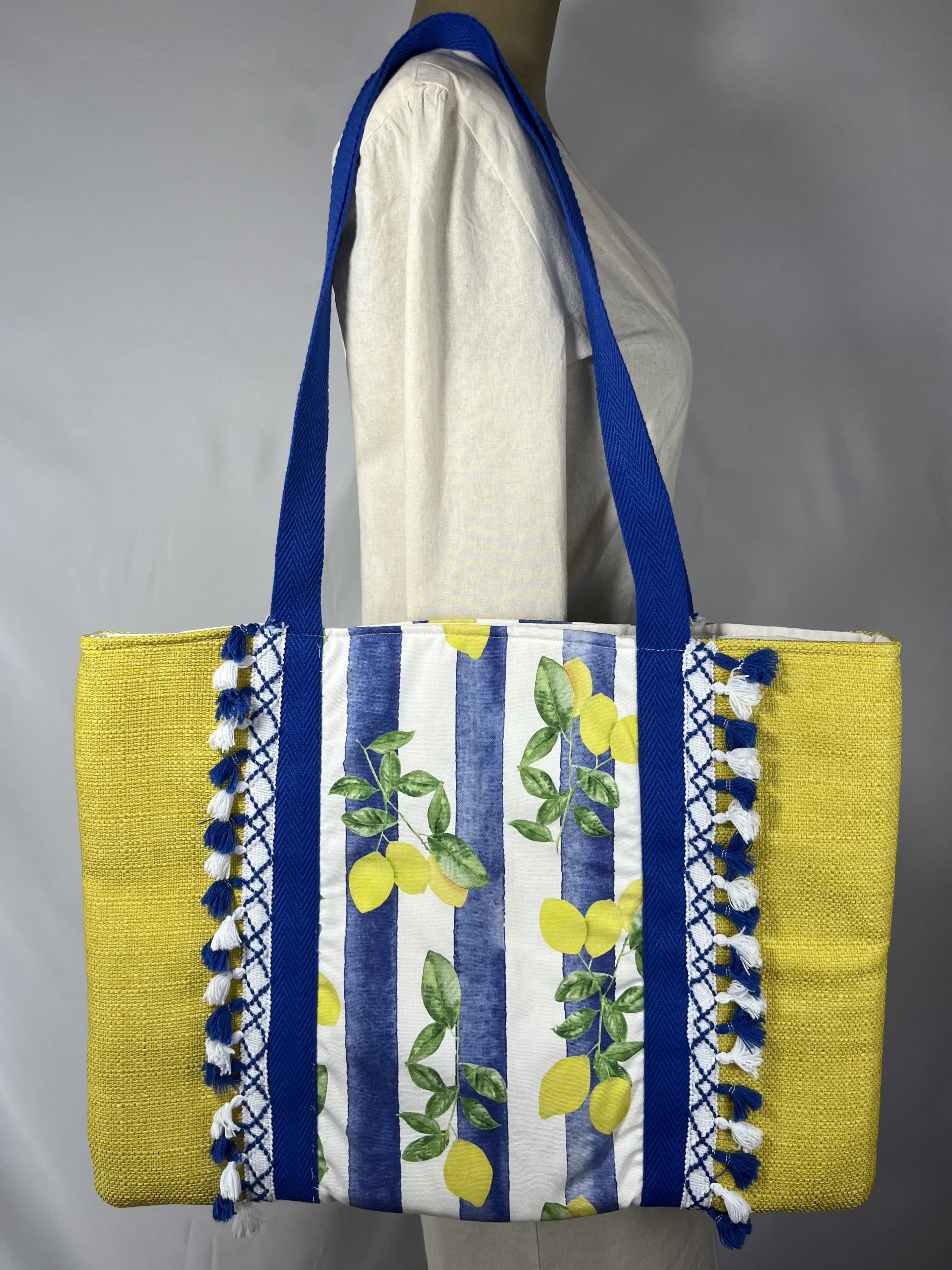 Toscana — bolso amarillo y azul y blanco artesanal de Lucía Lacunza · vista 2