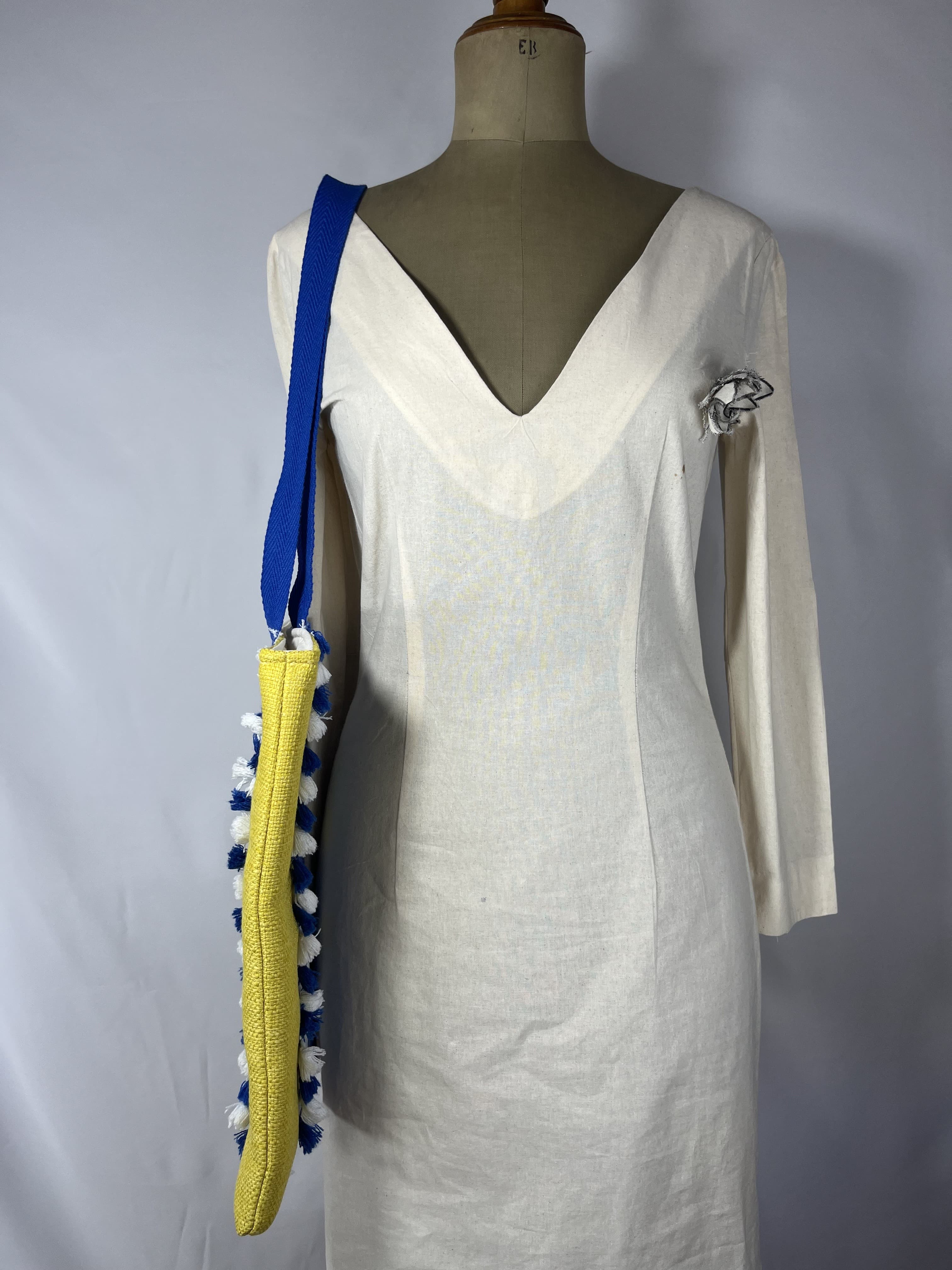 Toscana — bolso amarillo y azul y blanco artesanal de Lucía Lacunza · vista 4