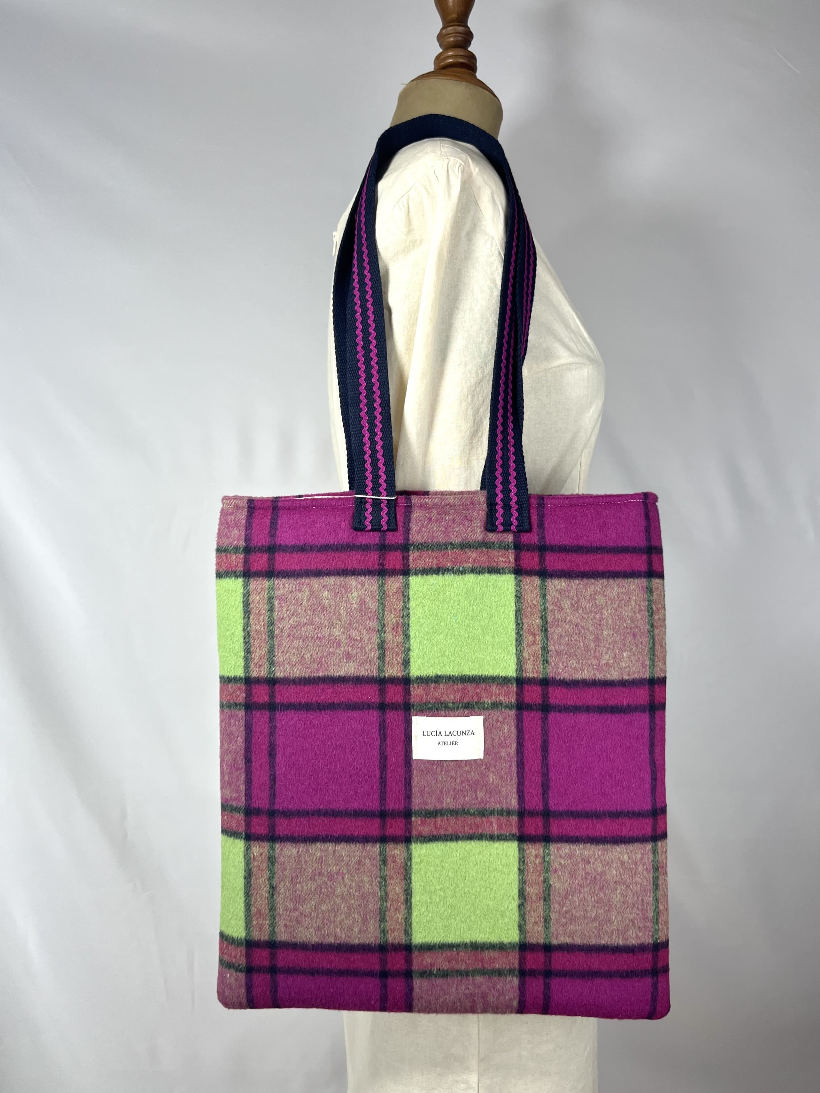 Notting Hill — bolso verde pistacho y azul marino y morado artesanal de Lucía Lacunza
