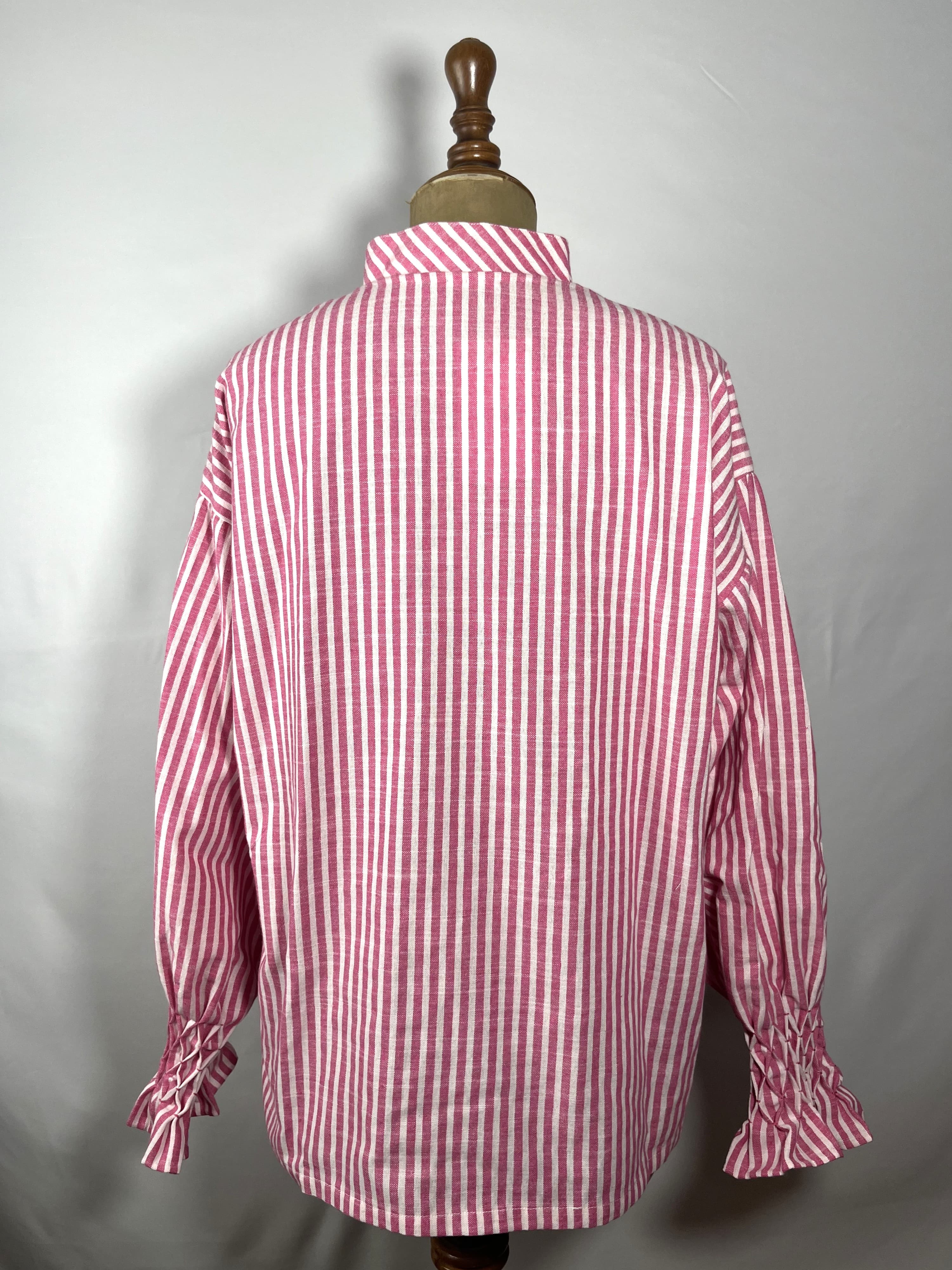 Verbena — blusa rosa y blanco artesanal de Lucía Lacunza · vista 2
