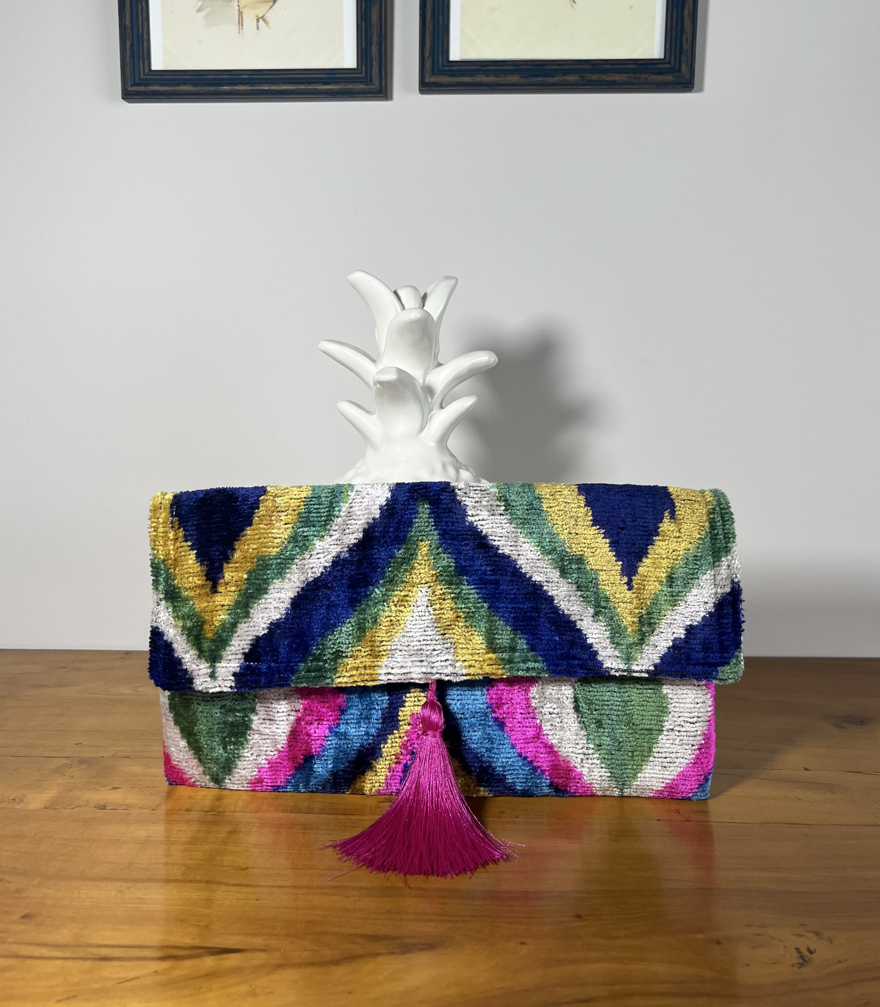 Ipanema — cartera azul y verde y amarillo y blanco y rosa artesanal de Lucía Lacunza