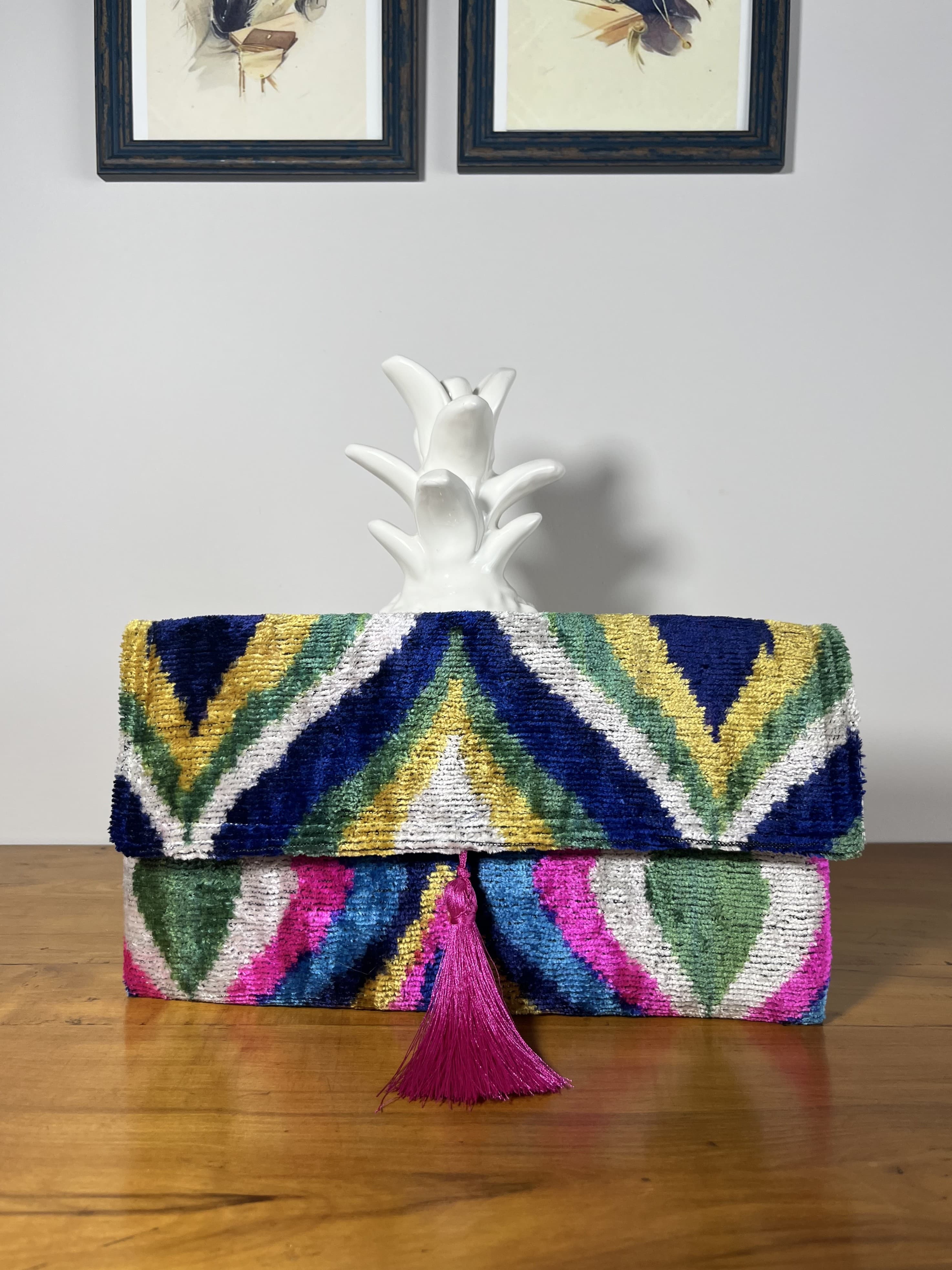 Ipanema — cartera azul y verde y amarillo y blanco y rosa artesanal de Lucía Lacunza · vista 3