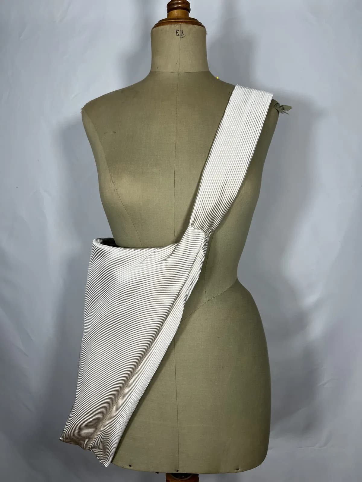 Ola — bolso beige artesanal de Lucía Lacunza · vista 2