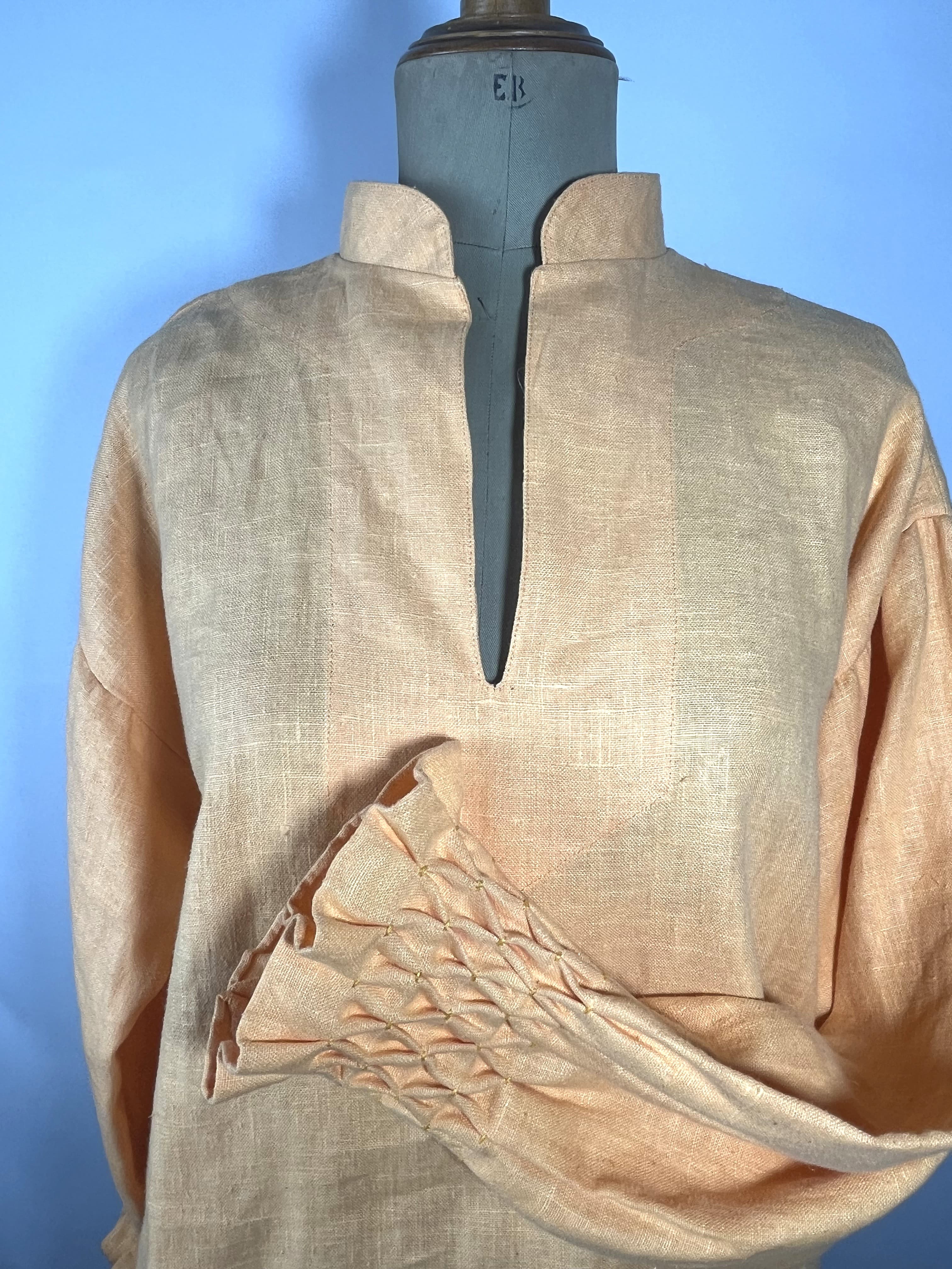 Lino de sol — blusa naranja huevo artesanal de Lucía Lacunza · vista 2