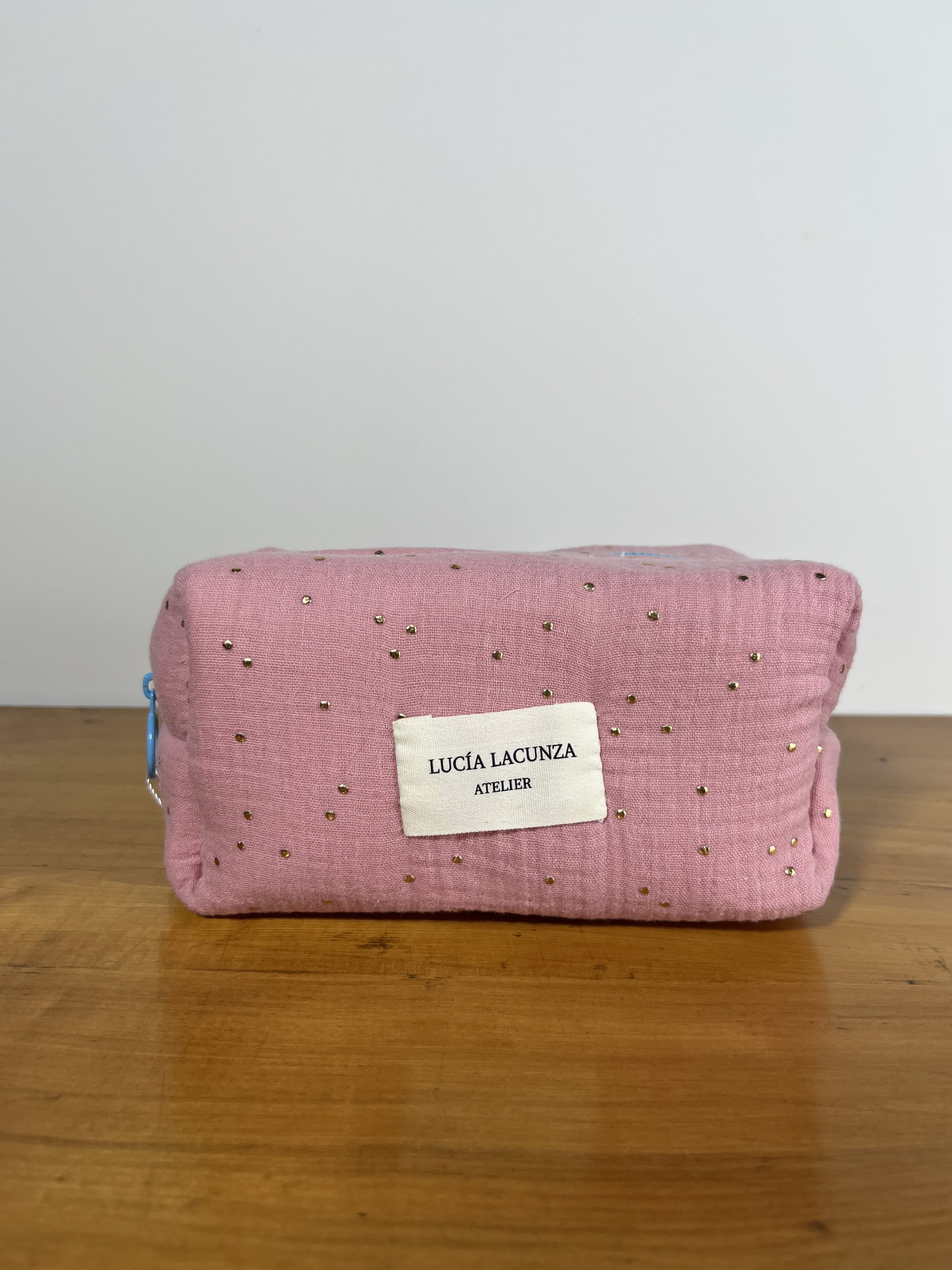 Rose Gold — neceser rosa y dorado artesanal de Lucía Lacunza