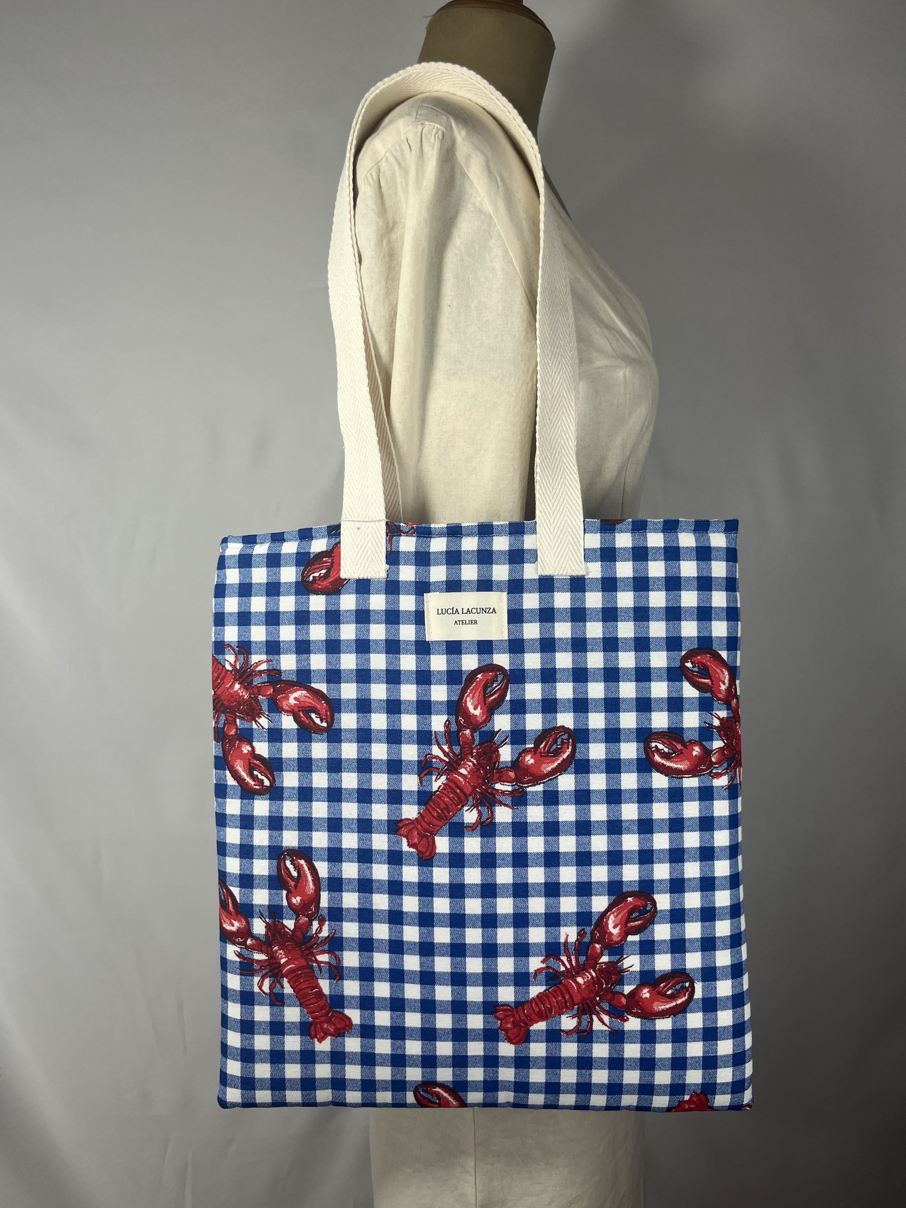 Capri — bolso azul y rojo y blanco artesanal de Lucía Lacunza