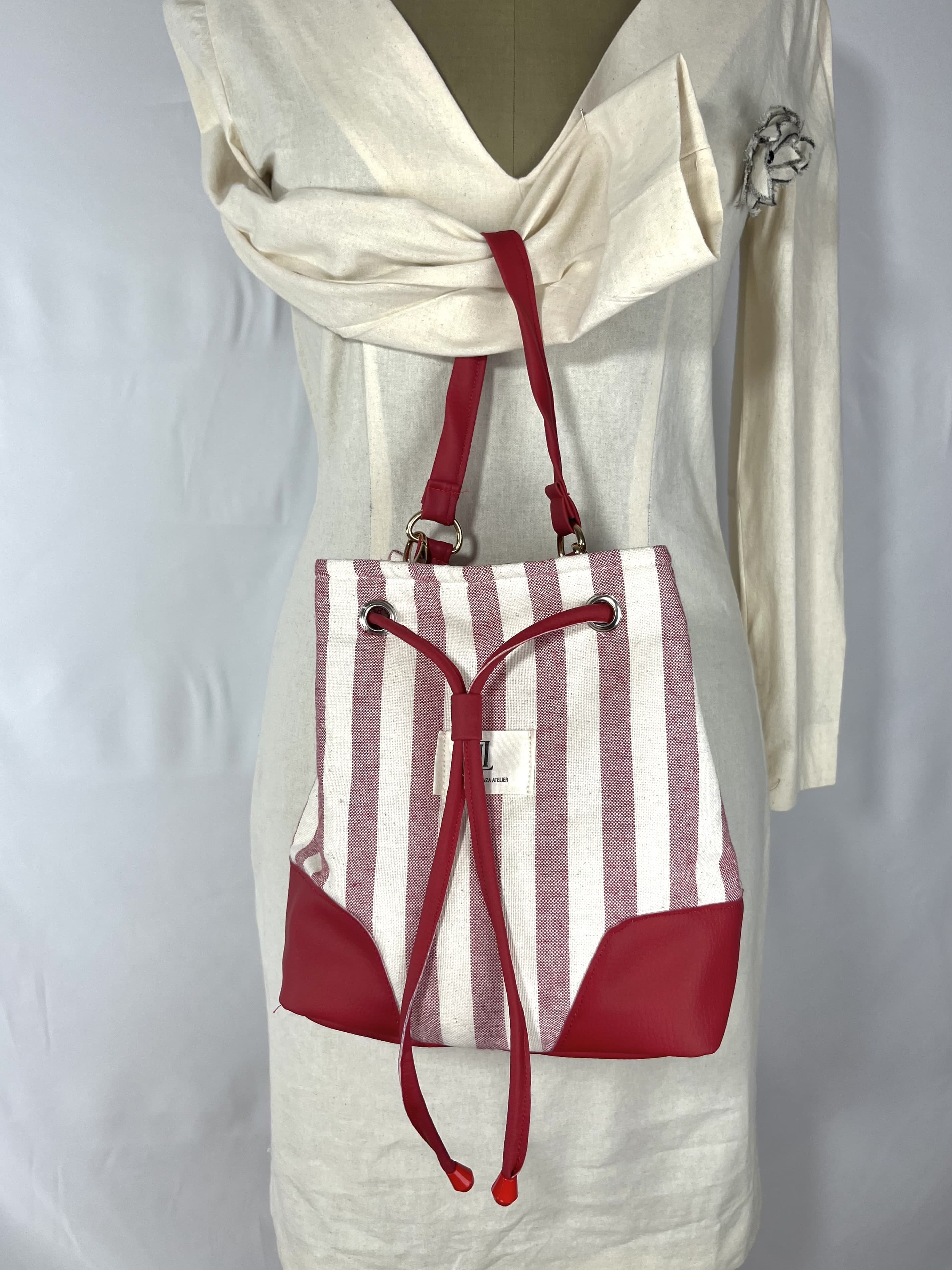 Garnet — bolso rojo y beige artesanal de Lucía Lacunza