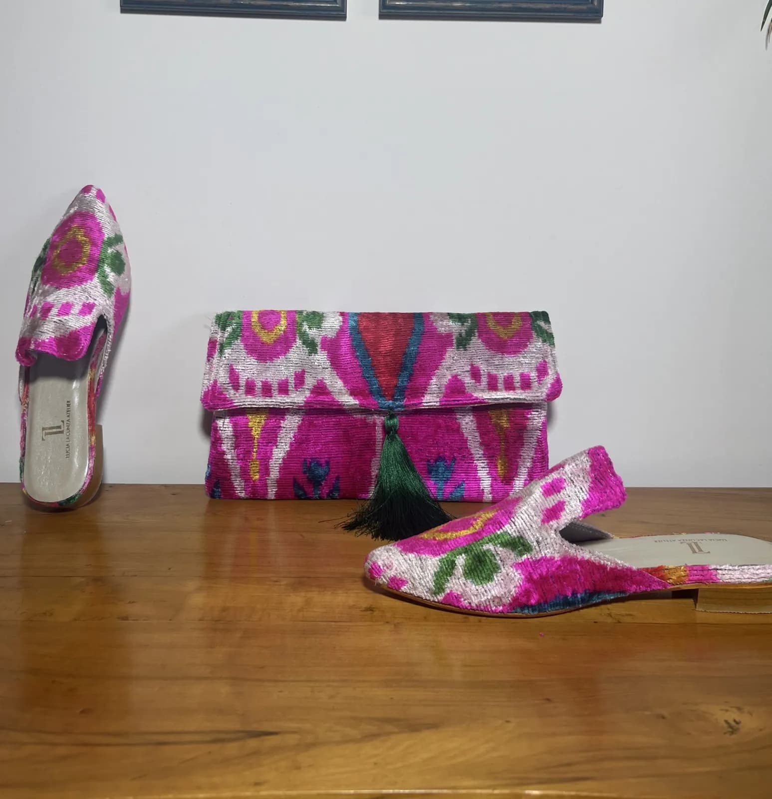 Mach me — mules rosa y verde y amarillo y blanco artesanal de Lucía Lacunza · vista 2