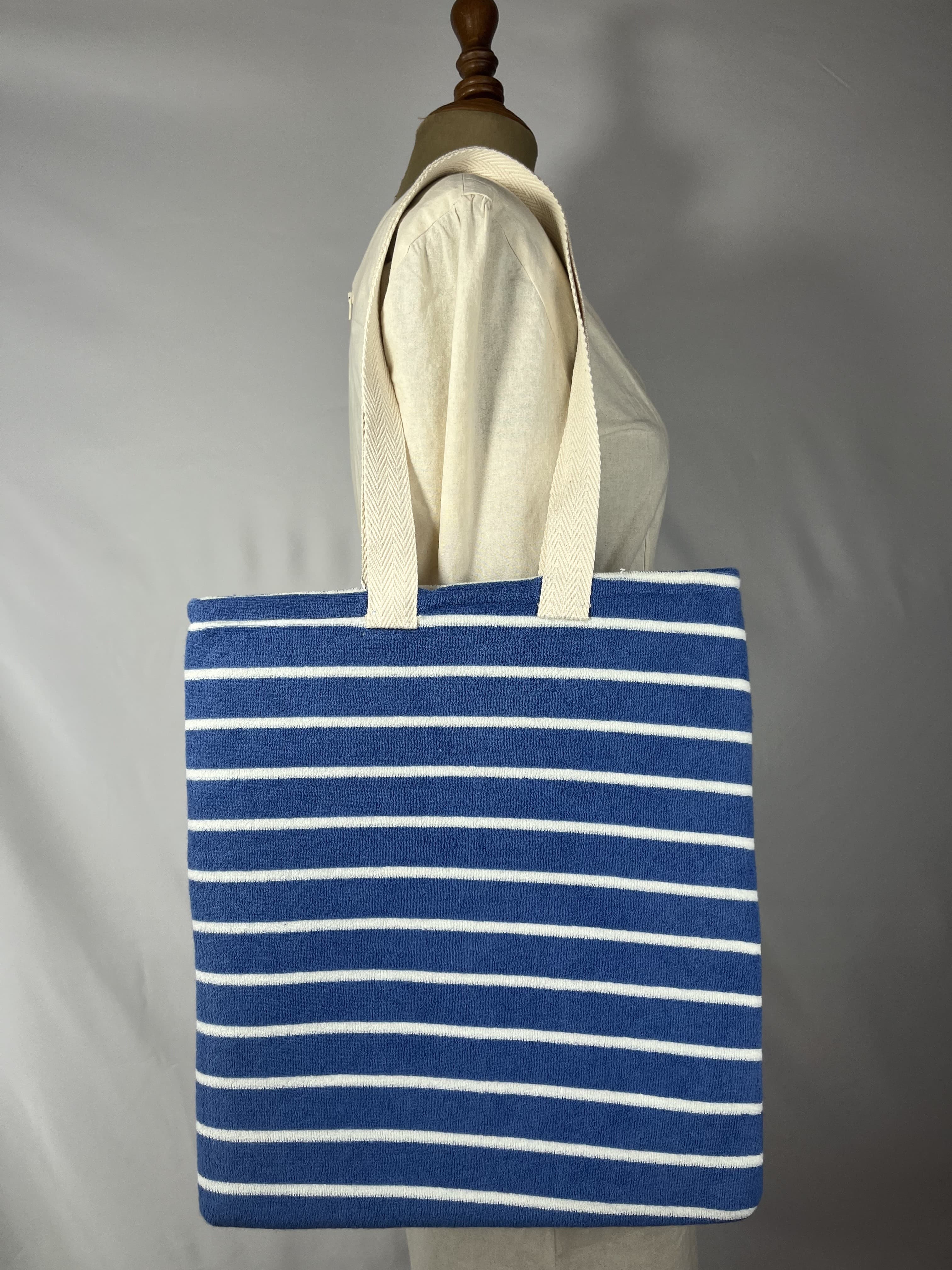 Niza — bolso azul y blanco artesanal de Lucía Lacunza · vista 2