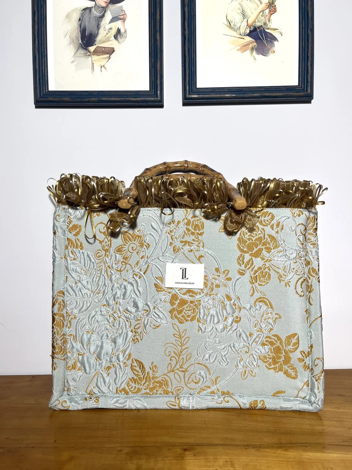 Golden Berry — bolso marrón y azul claro y dorado artesanal de Lucía Lacunza