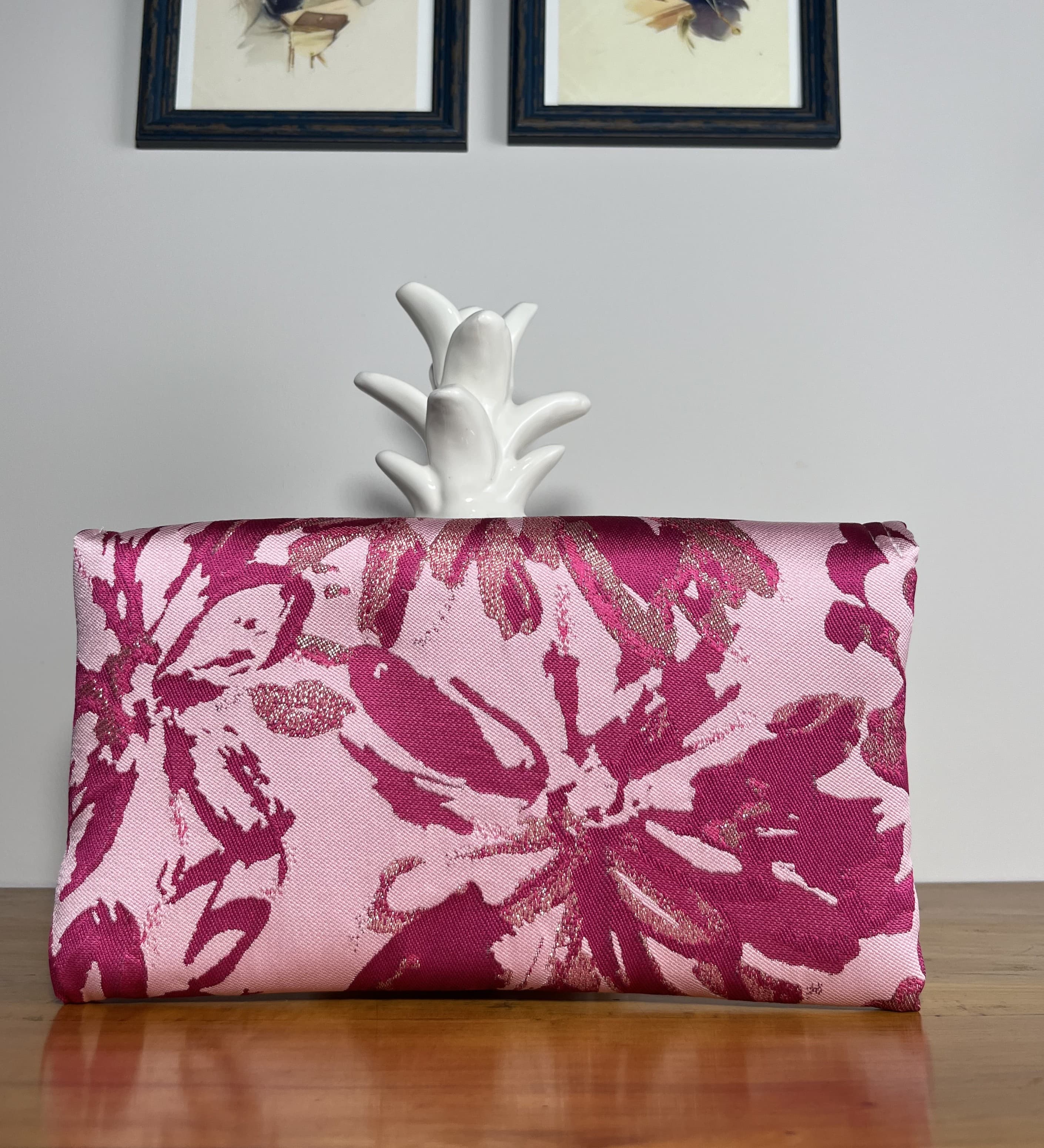 Petalo — cartera rosa y dorado artesanal de Lucía Lacunza · vista 5