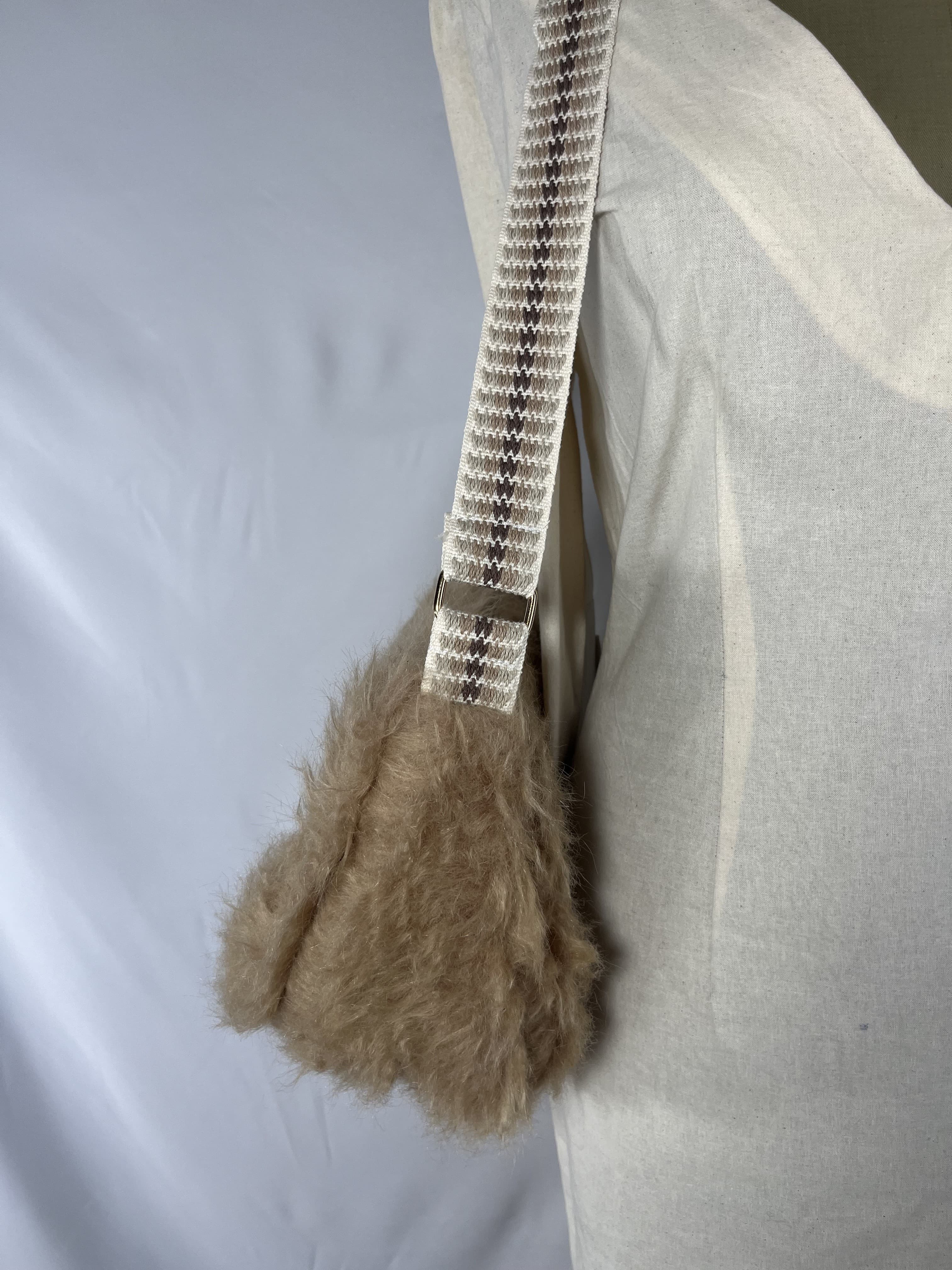Nube Taupe — bolso marrón artesanal de Lucía Lacunza · vista 2