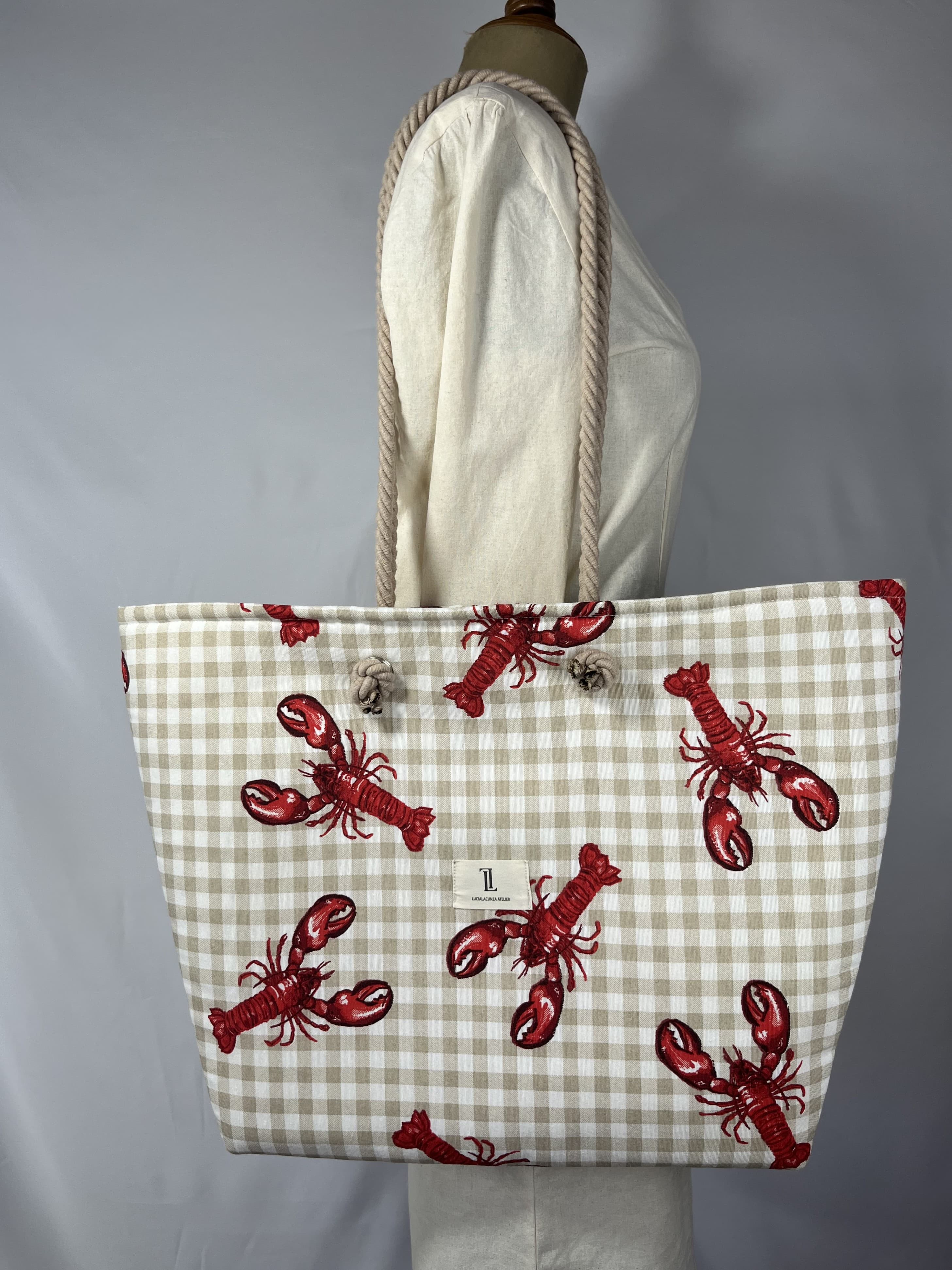 Marea Roja — bolso beige y blanco y negro y rojo artesanal de Lucía Lacunza