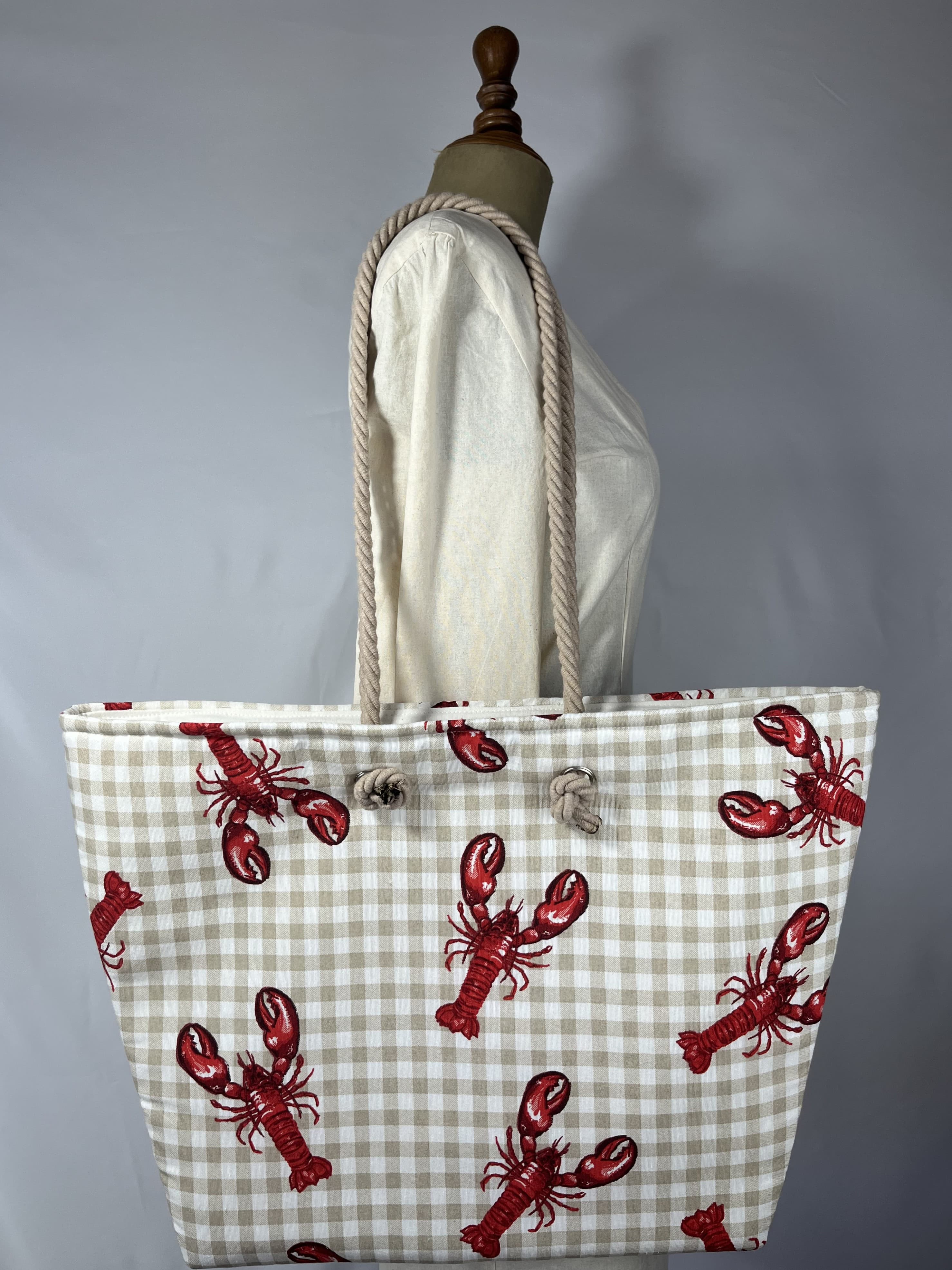 Marea Roja — bolso beige y blanco y negro y rojo artesanal de Lucía Lacunza · vista 3