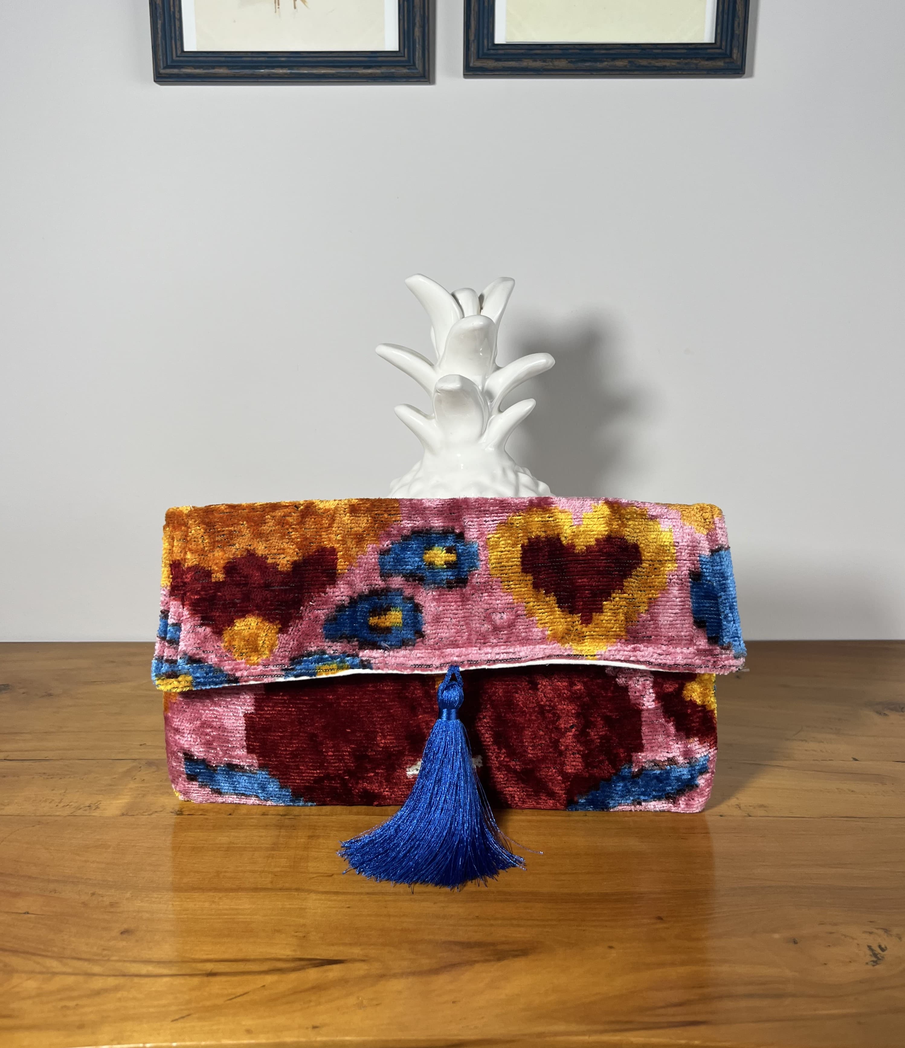 Pink Moon — cartera azul y rosa y amarillo y rojo artesanal de Lucía Lacunza · vista 2