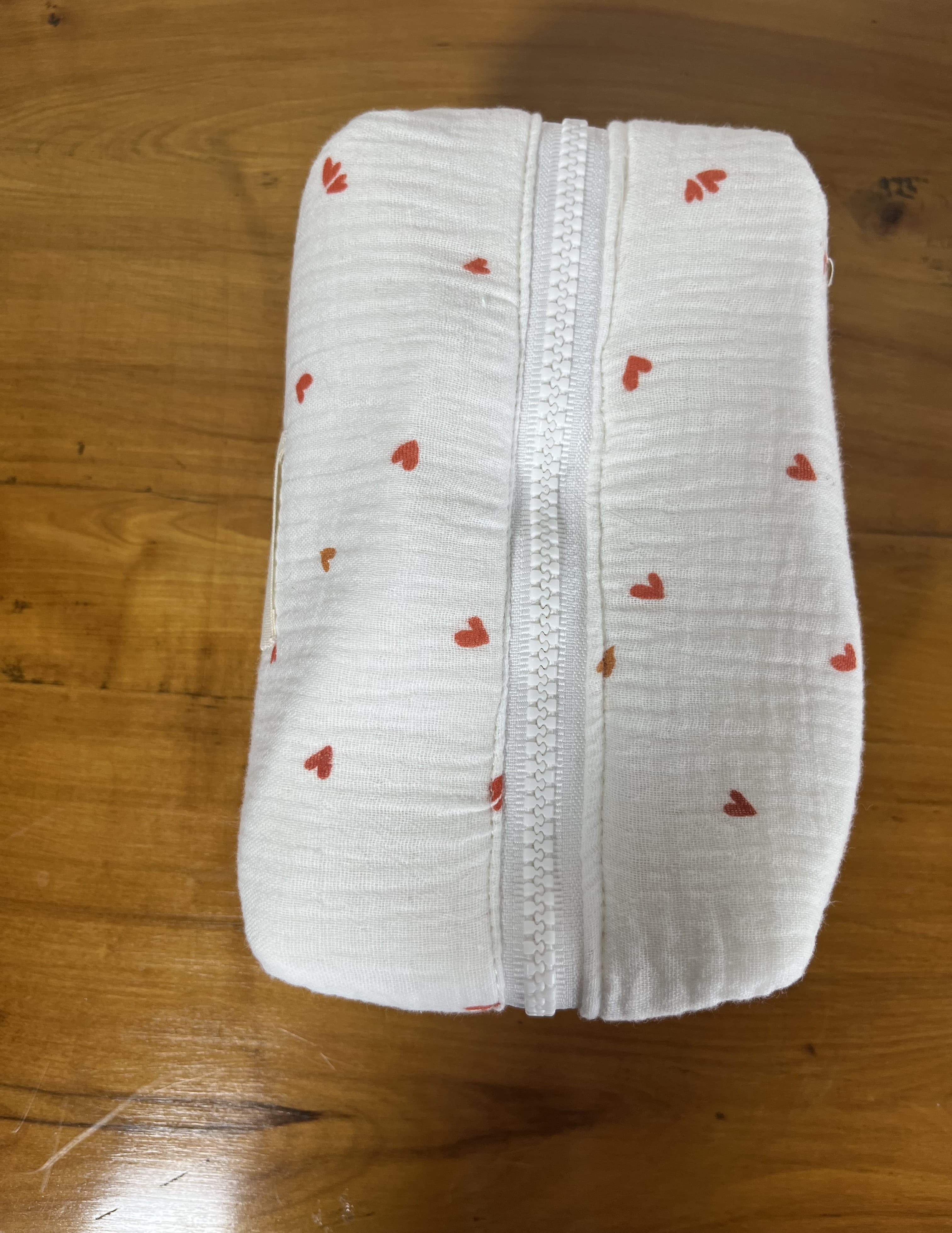 Cuore — neceser blanco y rojo artesanal de Lucía Lacunza · vista 3