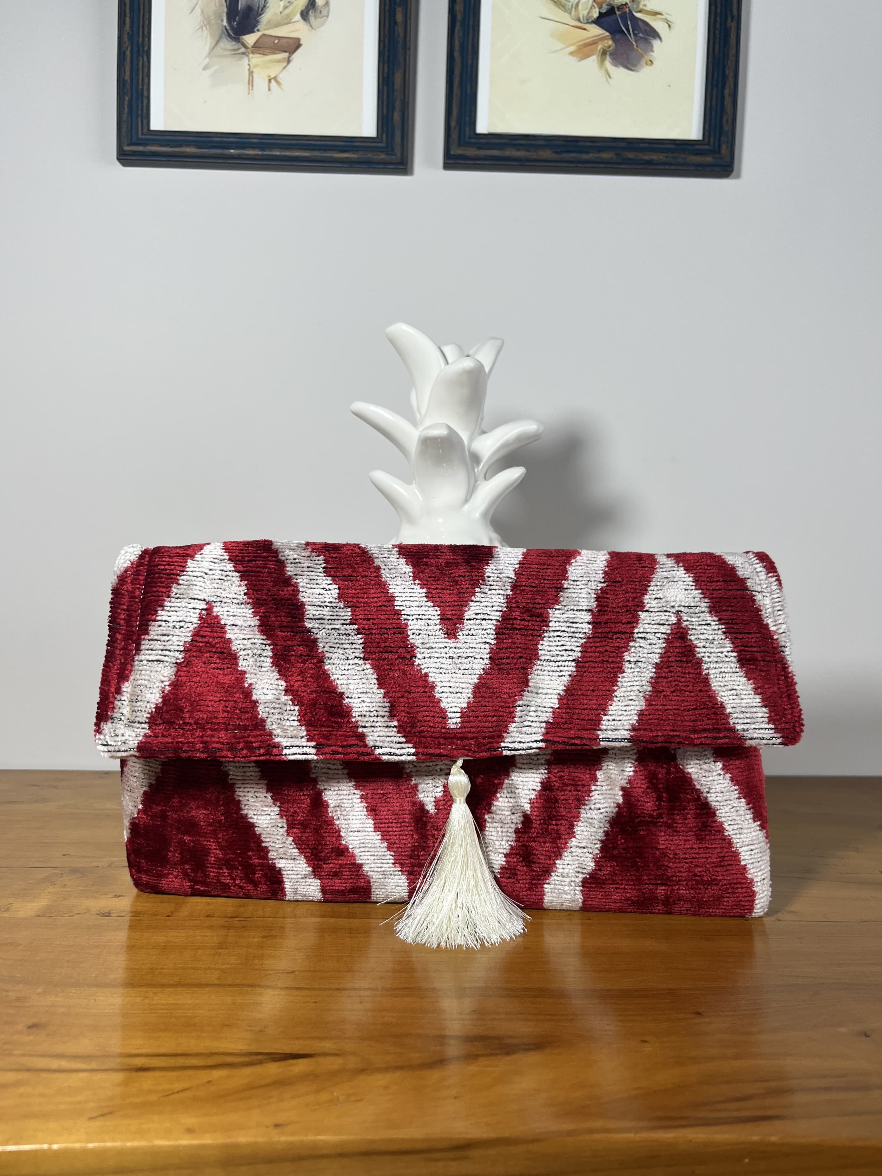 Siena — cartera rojo y gris claro artesanal de Lucía Lacunza