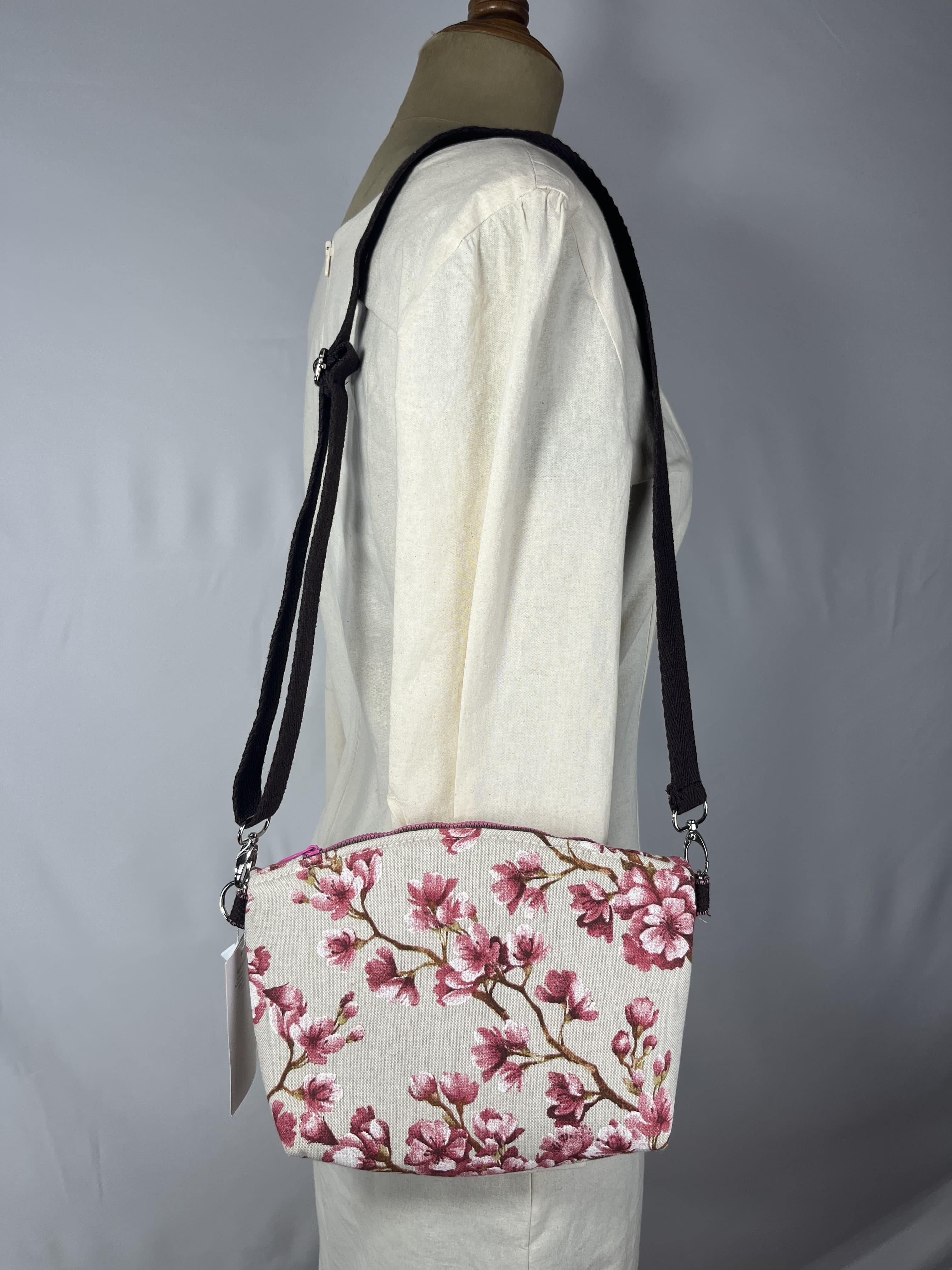 Sakura — bolso marron y rosa y blanco artesanal de Lucía Lacunza · vista 4