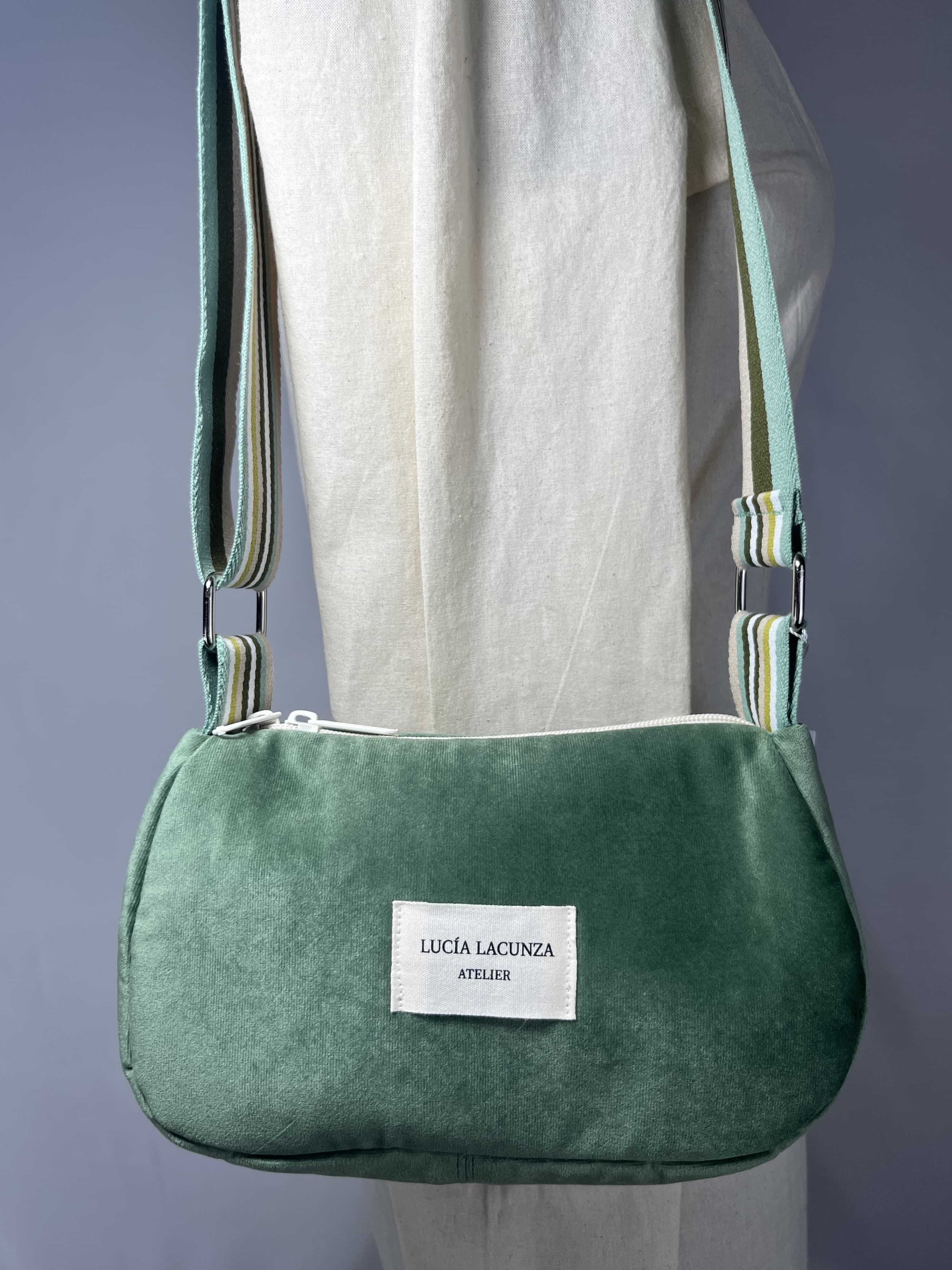 Simonne — bolso verde y beige artesanal de Lucía Lacunza · vista 4