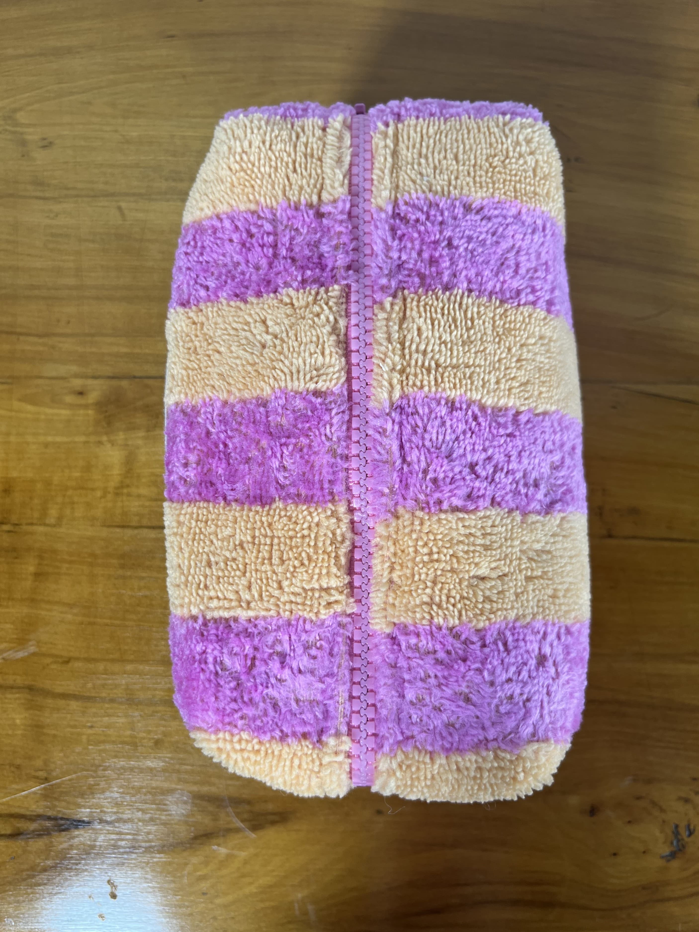 Coral — neceser rosa y amarillo artesanal de Lucía Lacunza · vista 3