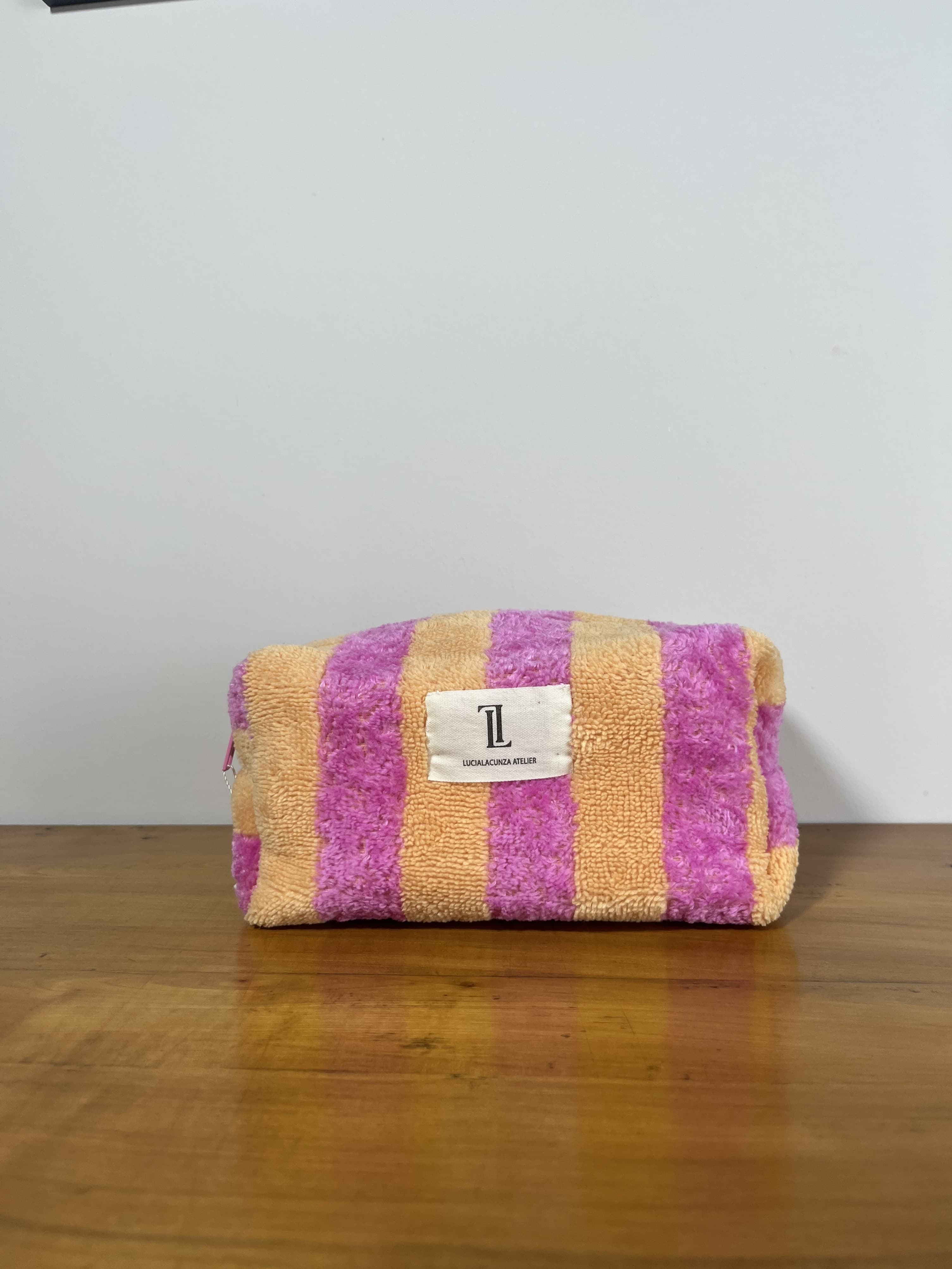 Coral — neceser rosa y amarillo artesanal de Lucía Lacunza · vista 4