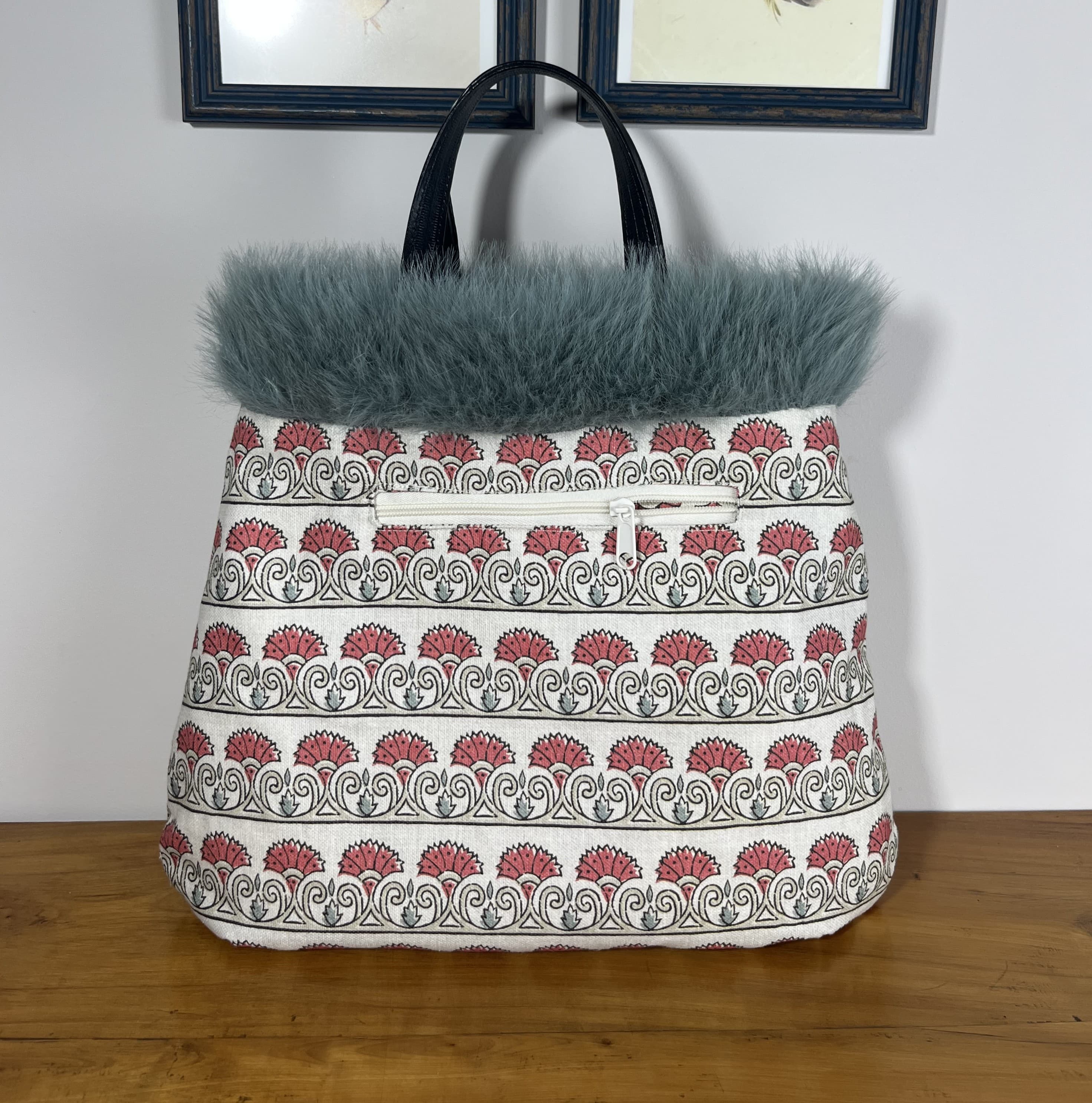 Candy Rose — bolso rosa y verde y negro y azul verdoso y beige artesanal de Lucía Lacunza · vista 2