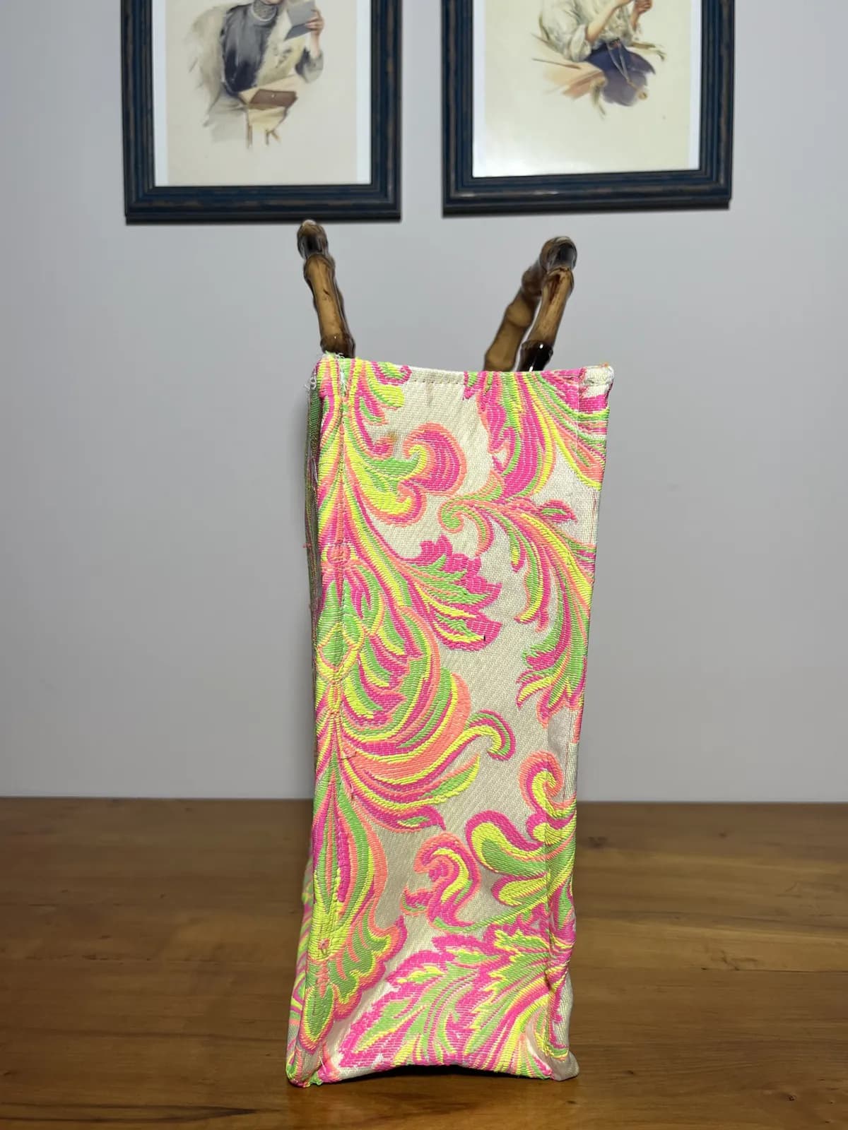 Sol de Coral — bolso rosa y beige y verde fosforito y marrón artesanal de Lucía Lacunza · vista 2