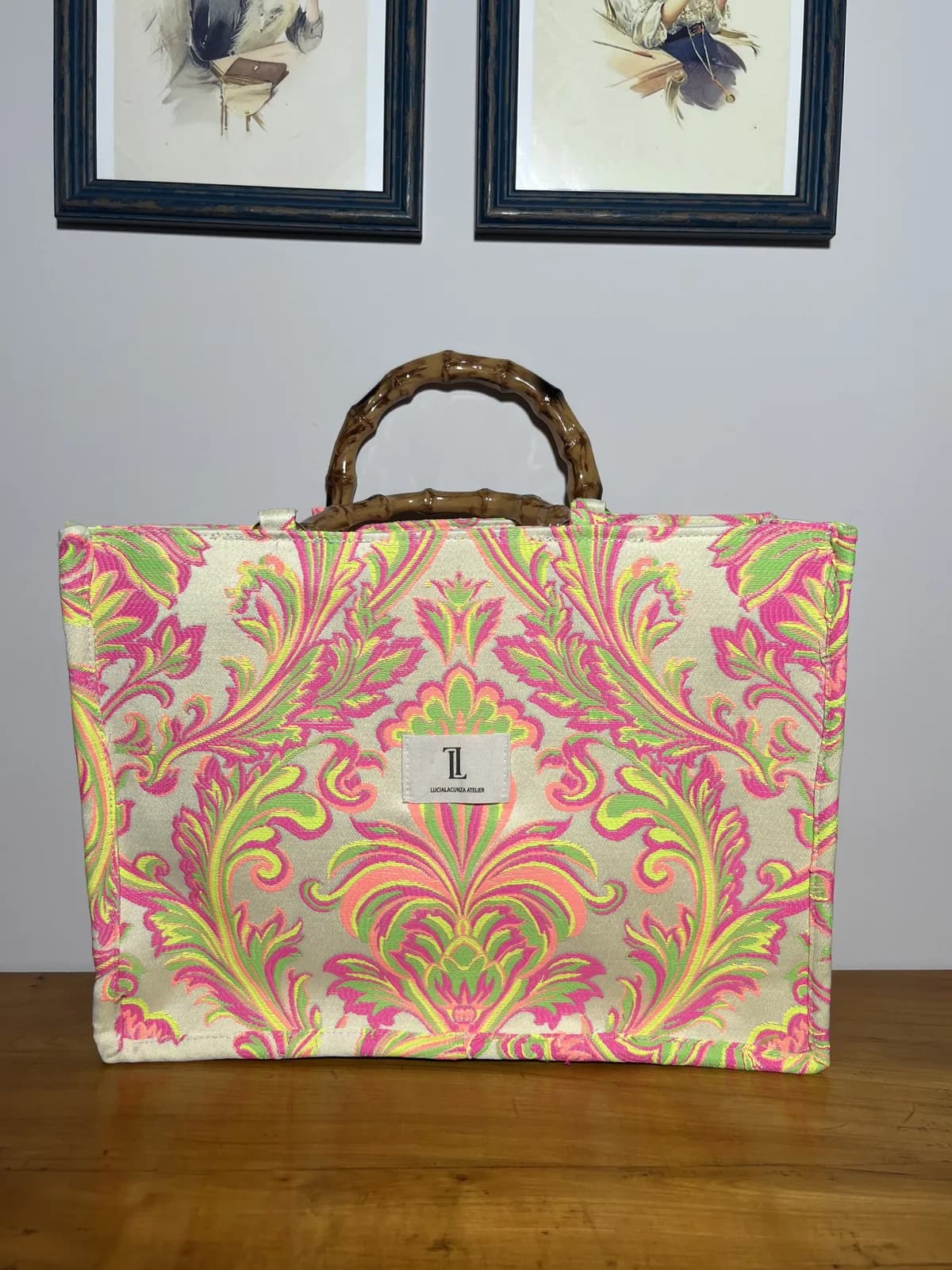 Sol de Coral — bolso rosa y beige y verde fosforito y marrón artesanal de Lucía Lacunza · vista 5
