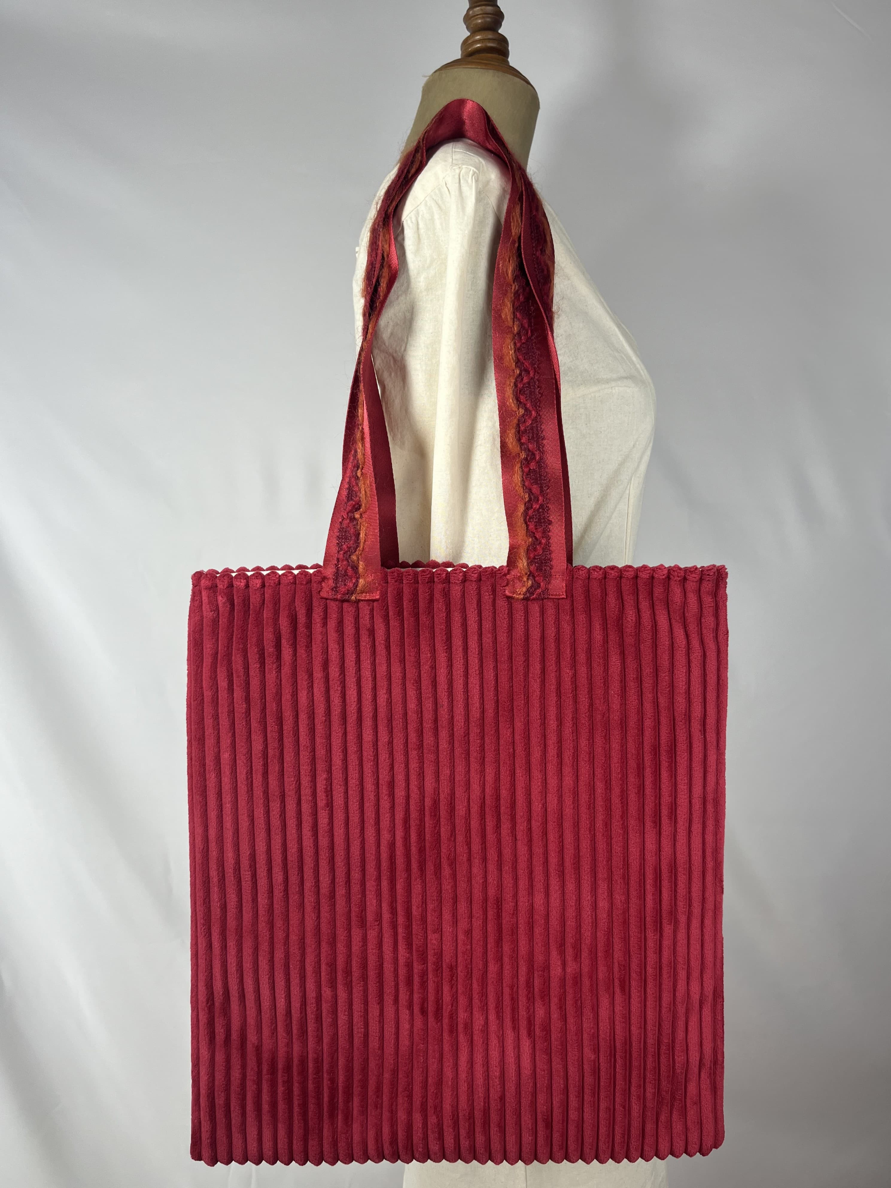 Merlot — bolso granate artesanal de Lucía Lacunza · vista 2