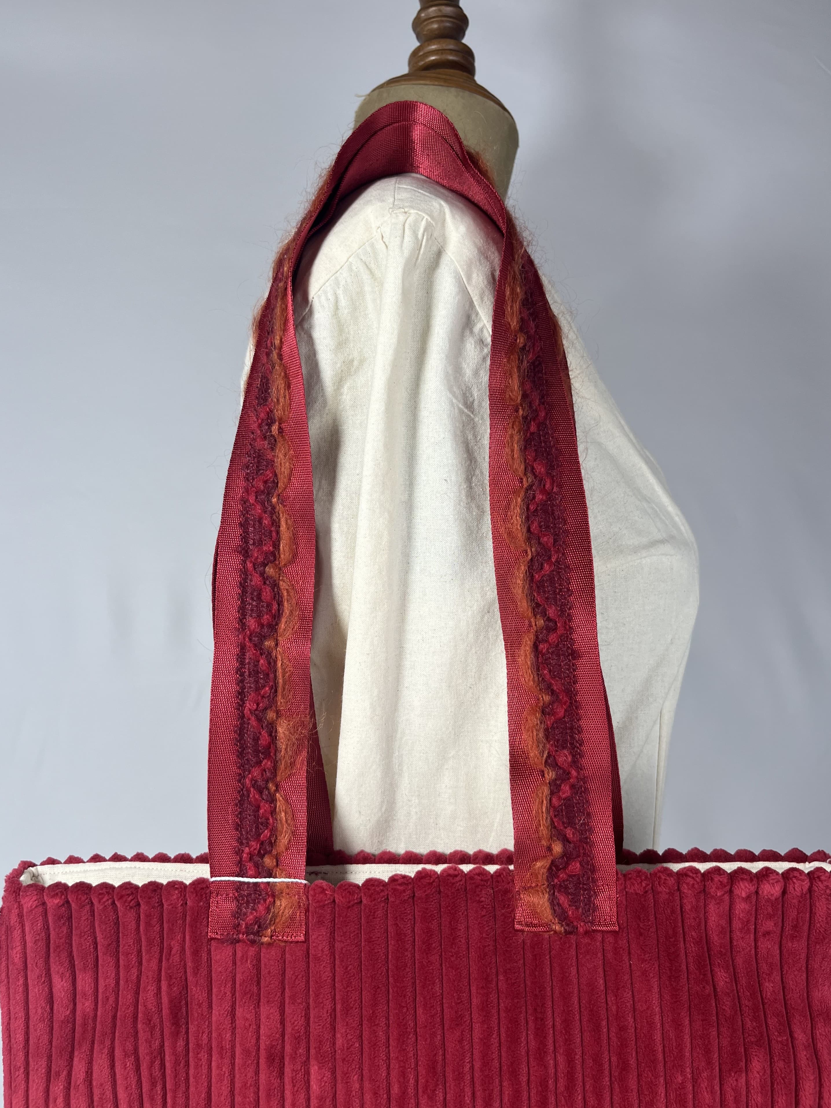 Merlot — bolso granate artesanal de Lucía Lacunza · vista 4