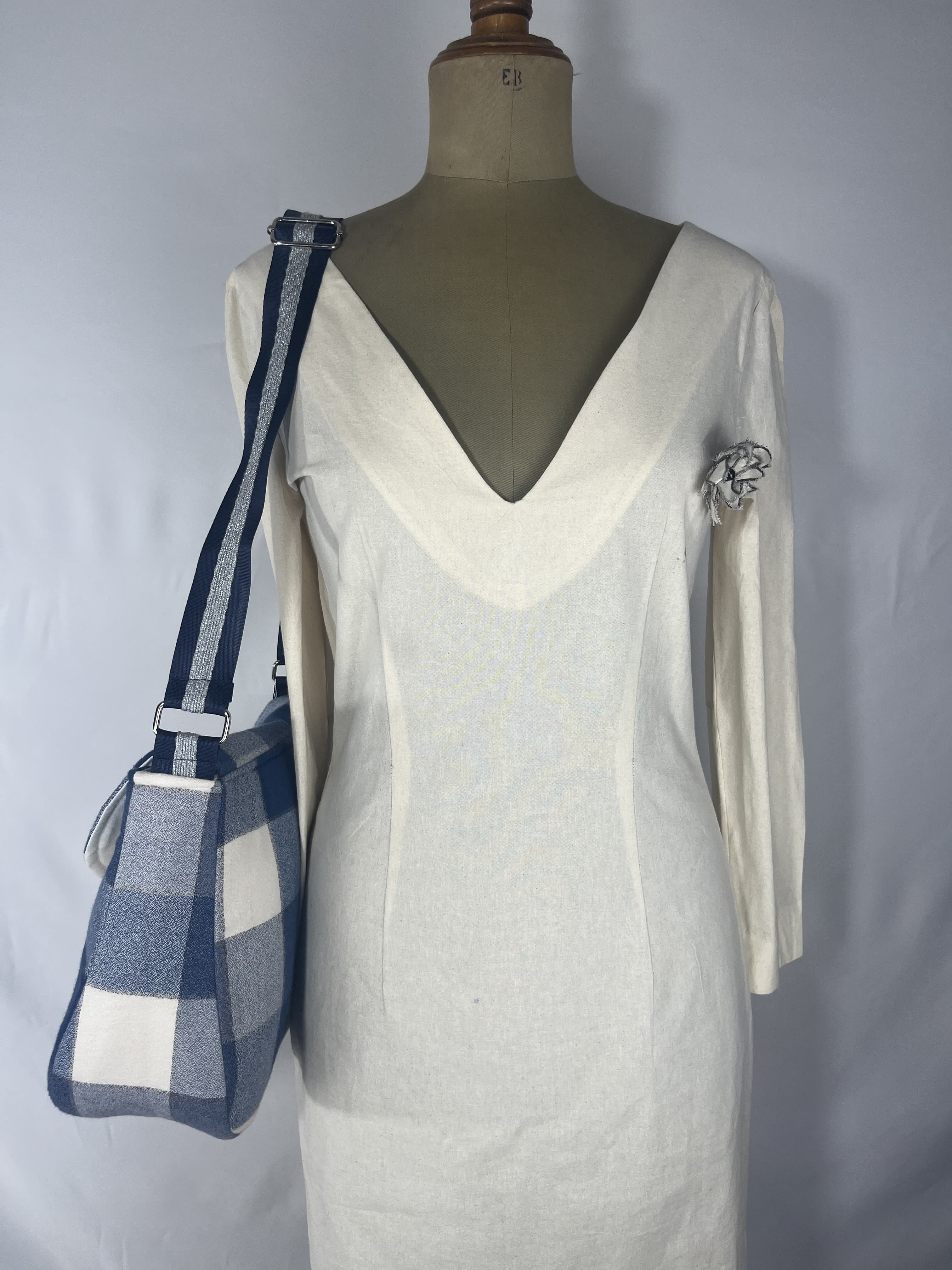 Escocia — bolso blanco y azul artesanal de Lucía Lacunza · vista 5