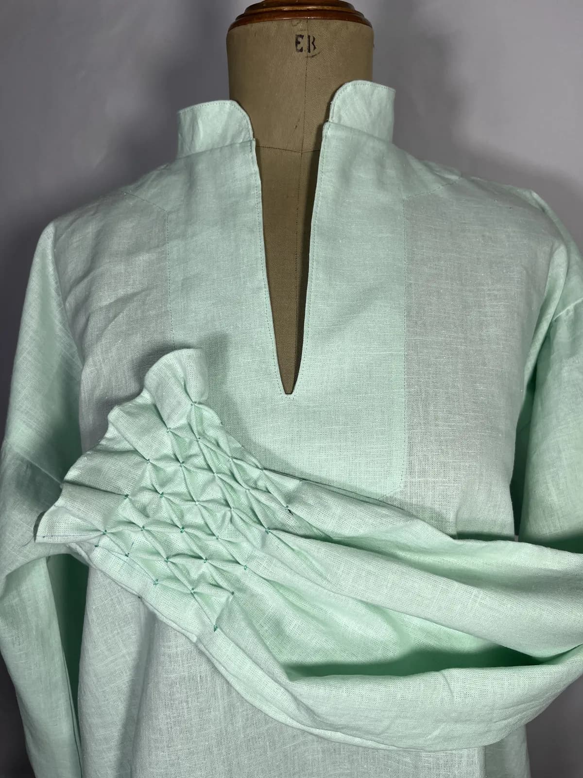 Menta — blusa verde menta artesanal de Lucía Lacunza · vista 2