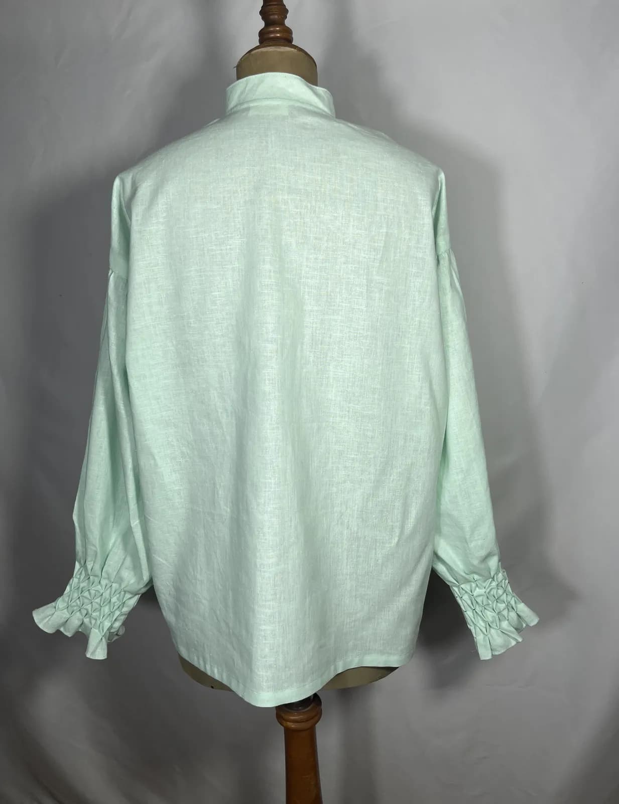 Menta — blusa verde menta artesanal de Lucía Lacunza · vista 3