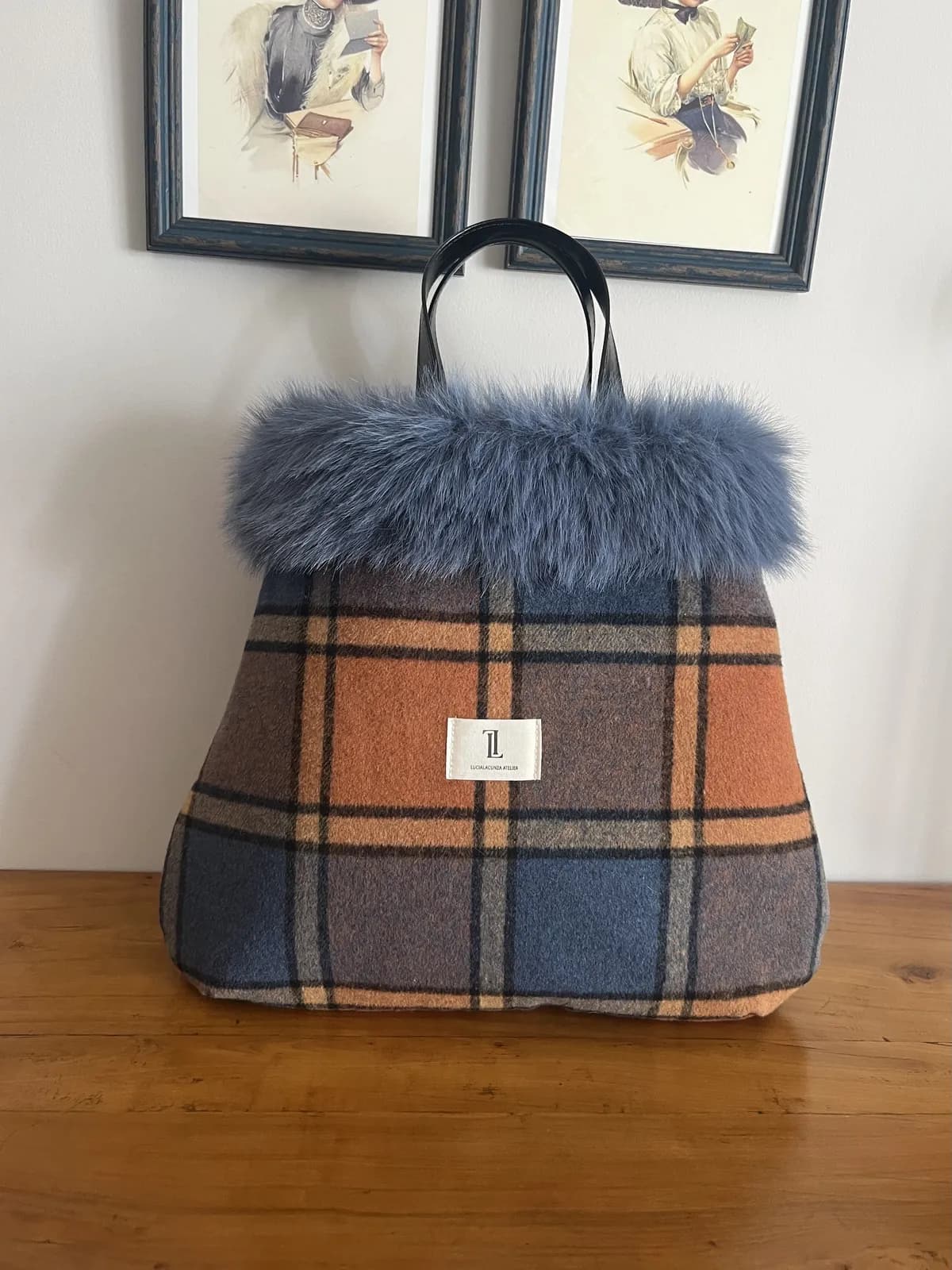 Blue Highland — bolso marrón y azul y negro y gris artesanal de Lucía Lacunza