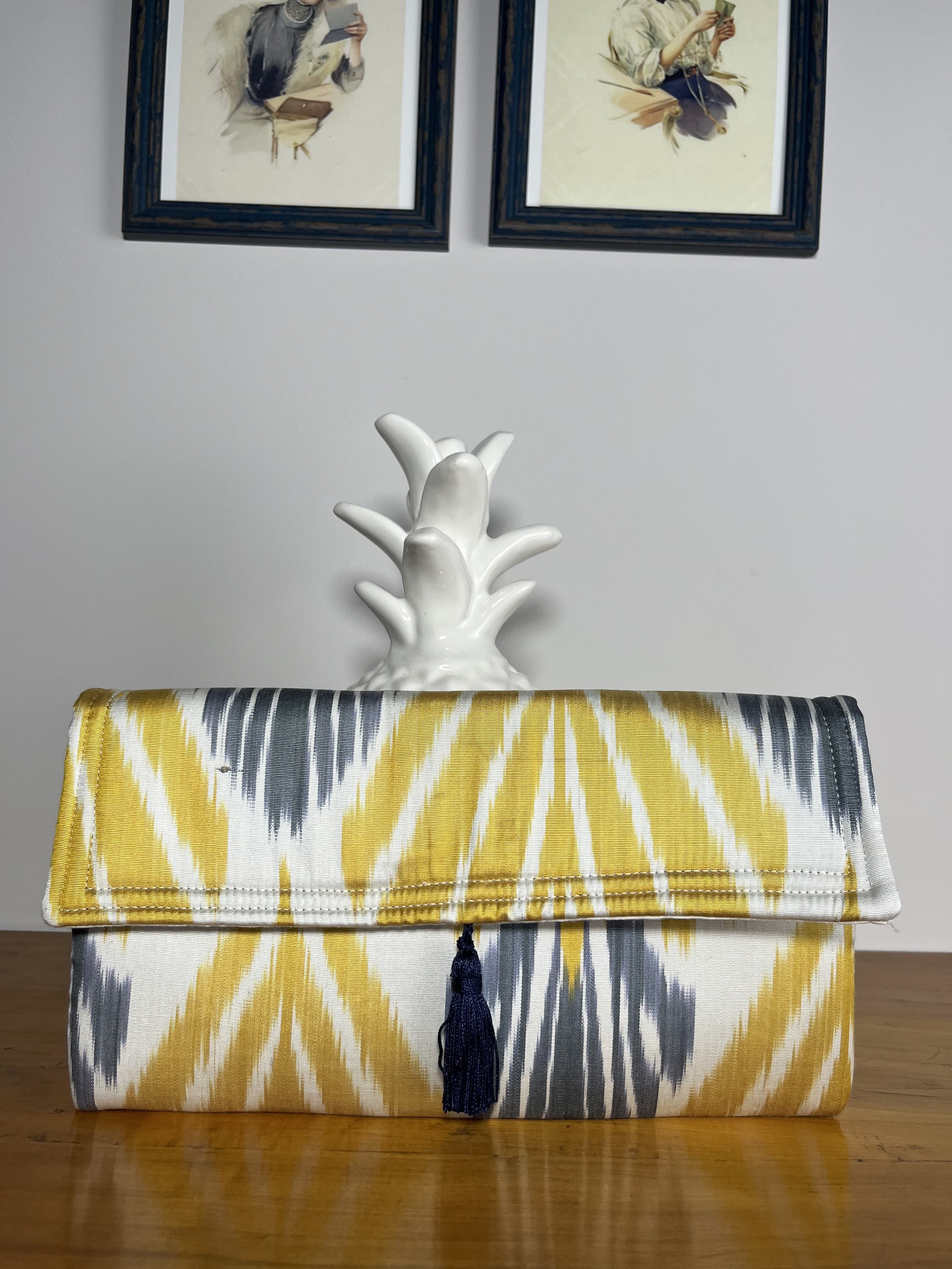 Solana — cartera amarillo y azul y blanco artesanal de Lucía Lacunza · vista 2