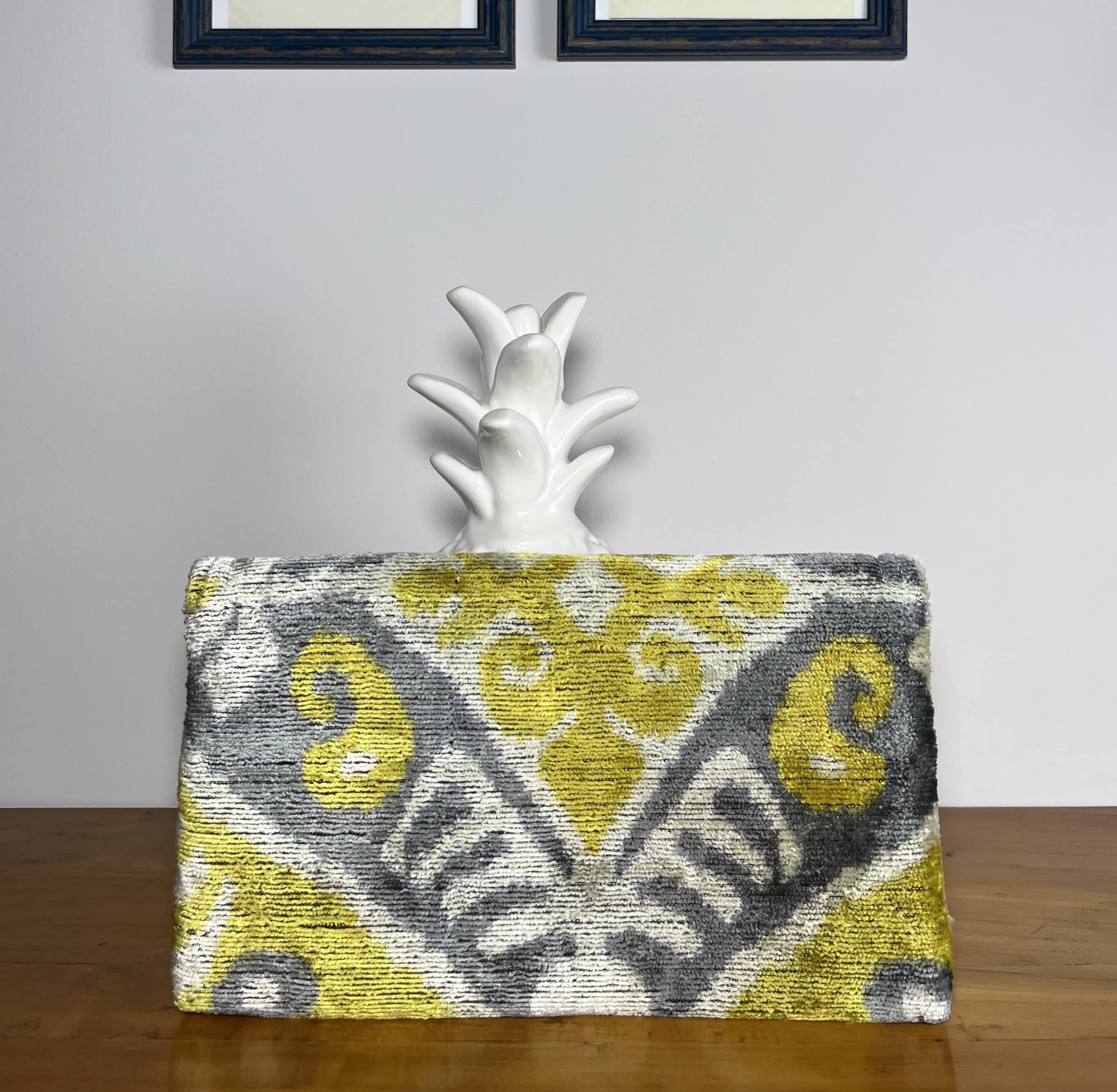 Miel silvestre — cartera gris y amarillo y negro y blanco artesanal de Lucía Lacunza · vista 3