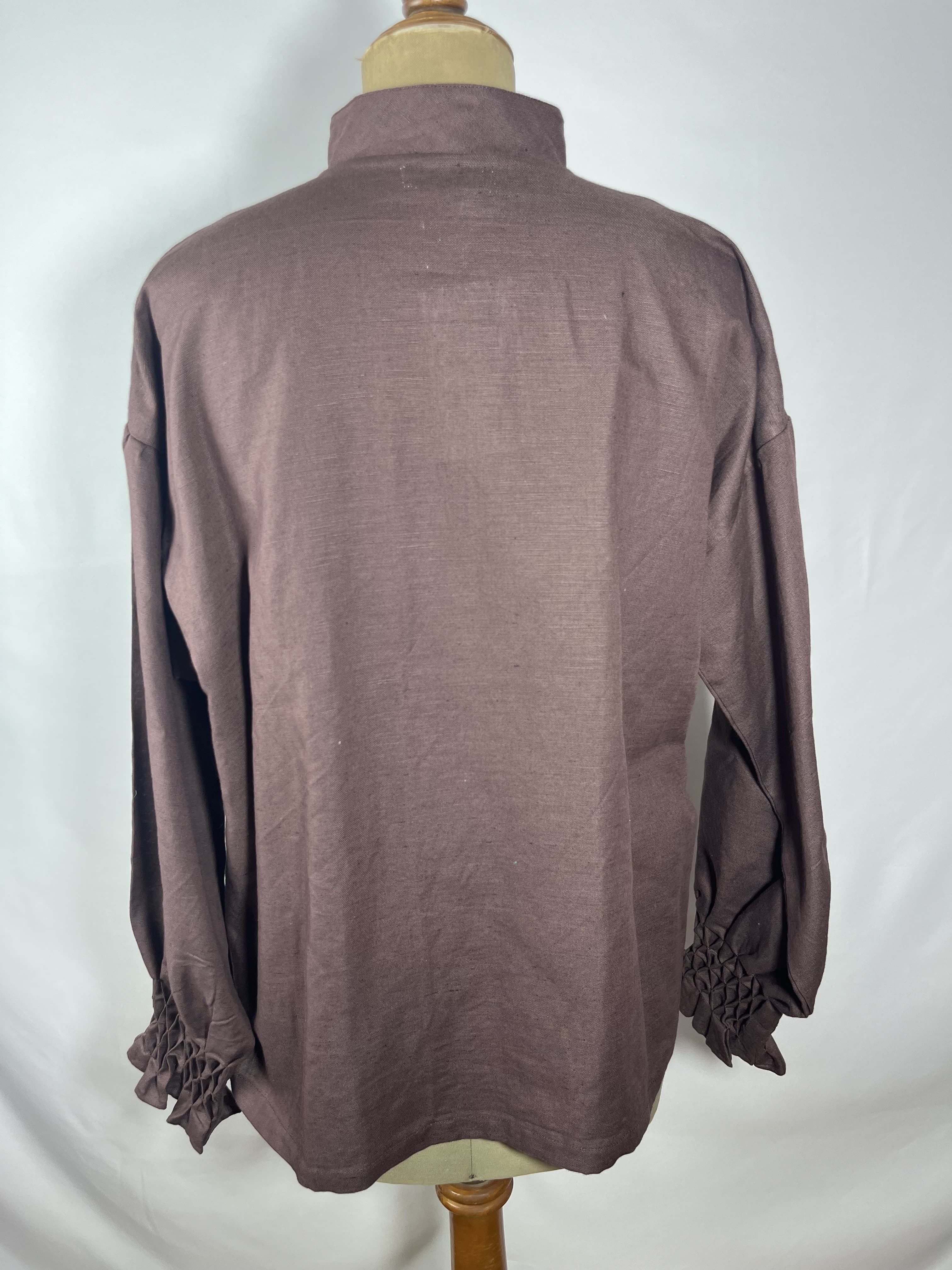 Cacao — blusa marron artesanal de Lucía Lacunza · vista 3