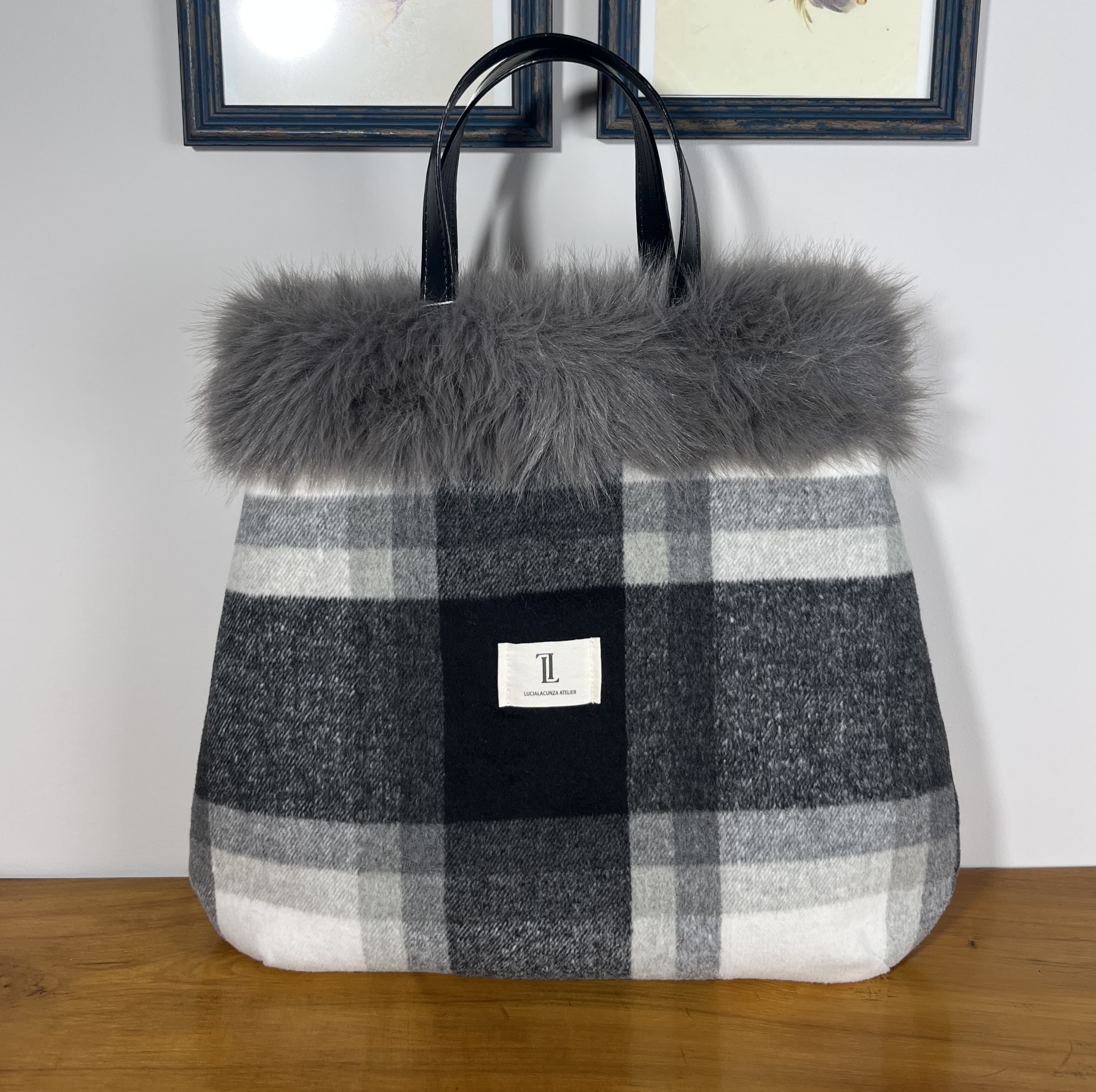 Tartán — bolso negro y gris y blanco artesanal de Lucía Lacunza