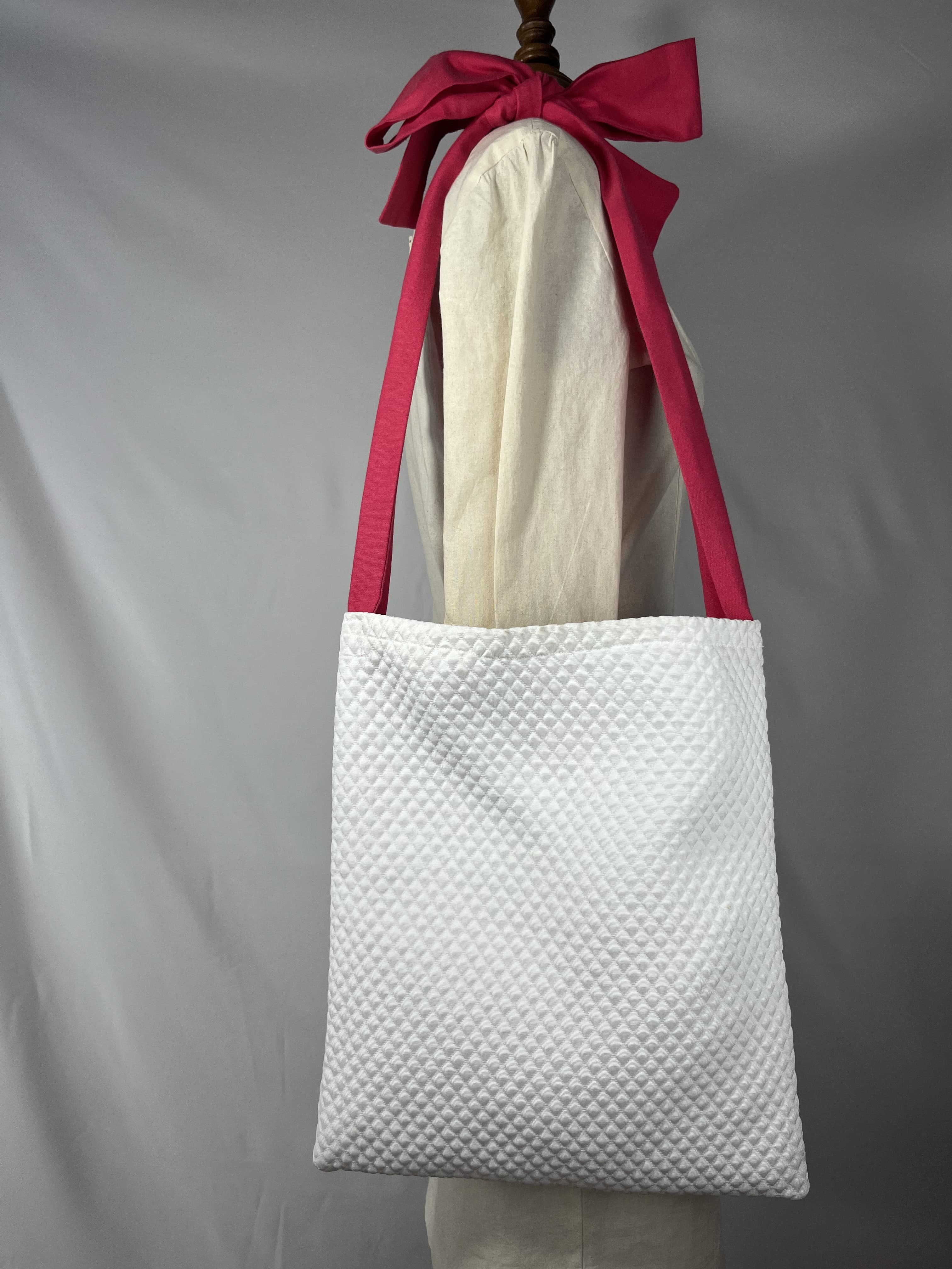Belle — bolso blanco y rosa artesanal de Lucía Lacunza