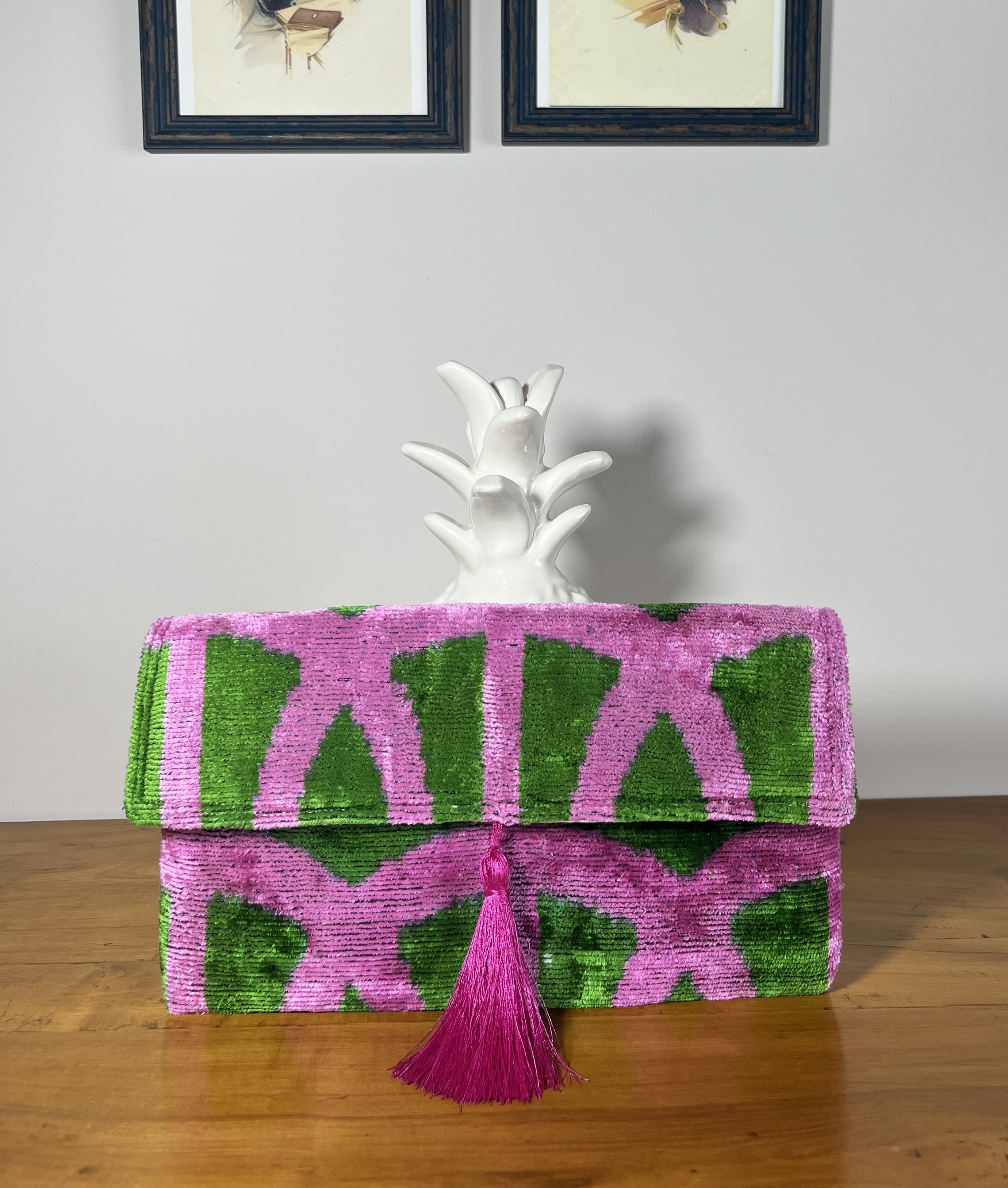 Mango Bloom — cartera verde y rosa artesanal de Lucía Lacunza