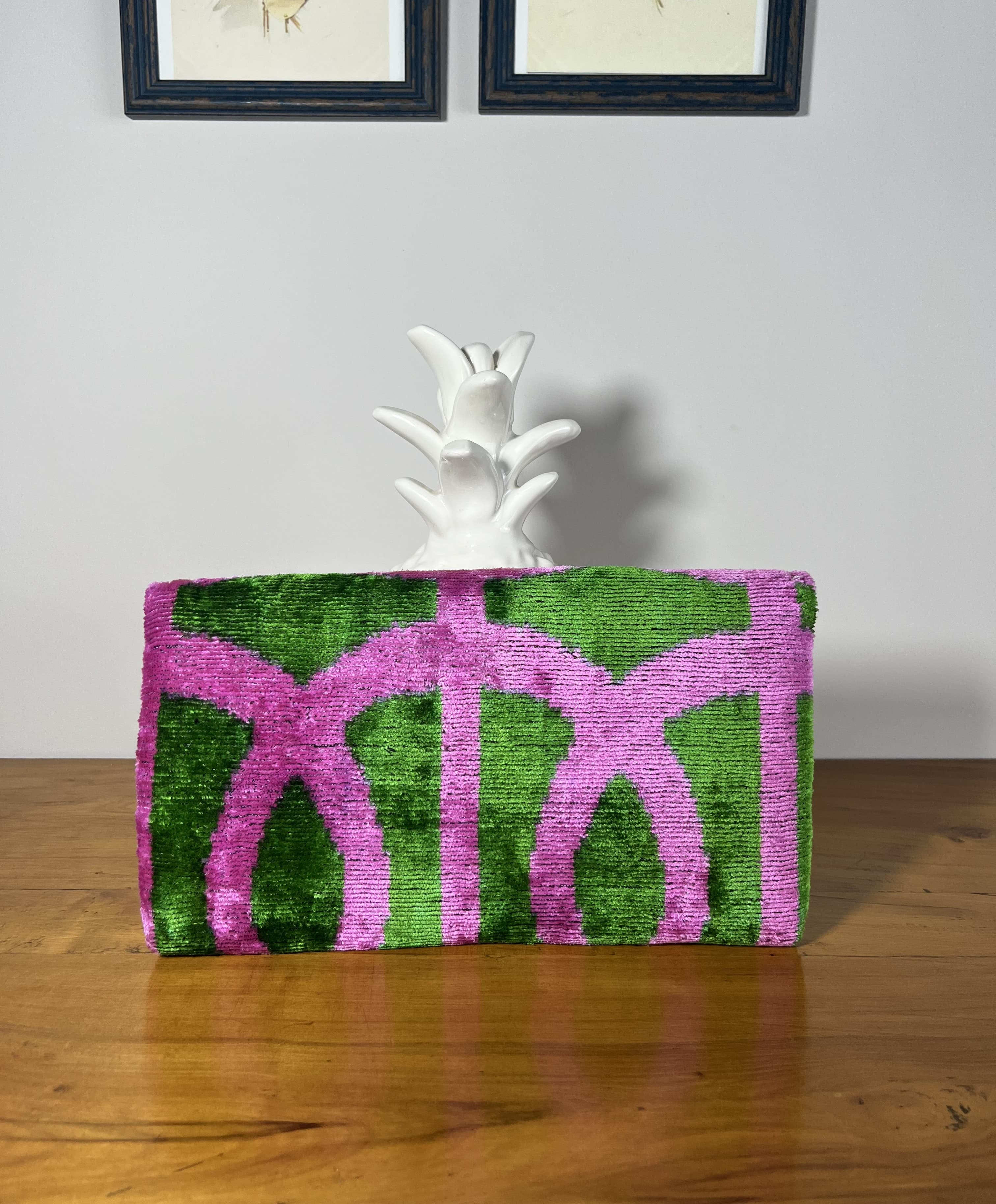Mango Bloom — cartera verde y rosa artesanal de Lucía Lacunza · vista 2