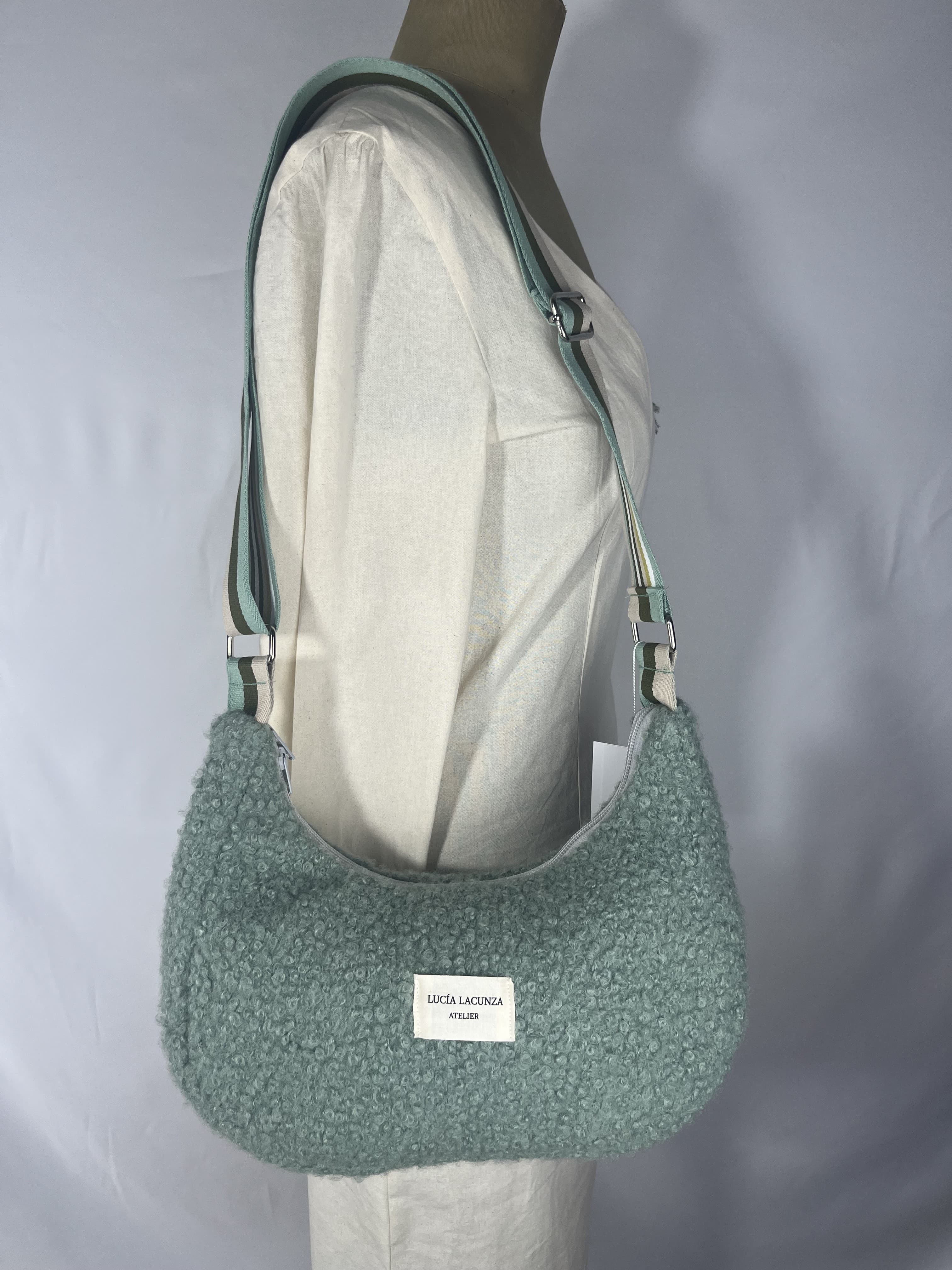 Verdea — bolso verde y blanco artesanal de Lucía Lacunza